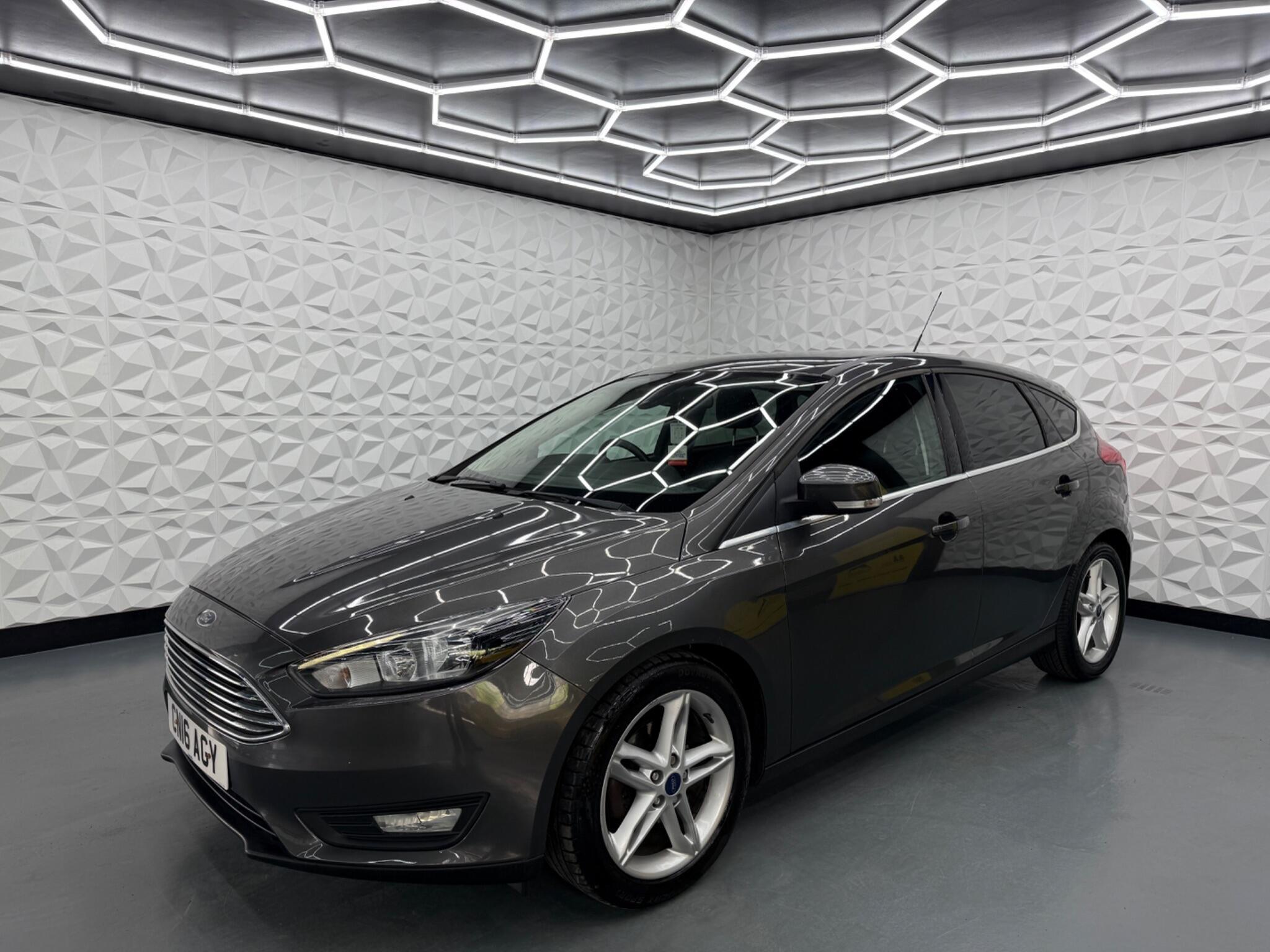 Ford Focus - Image 6