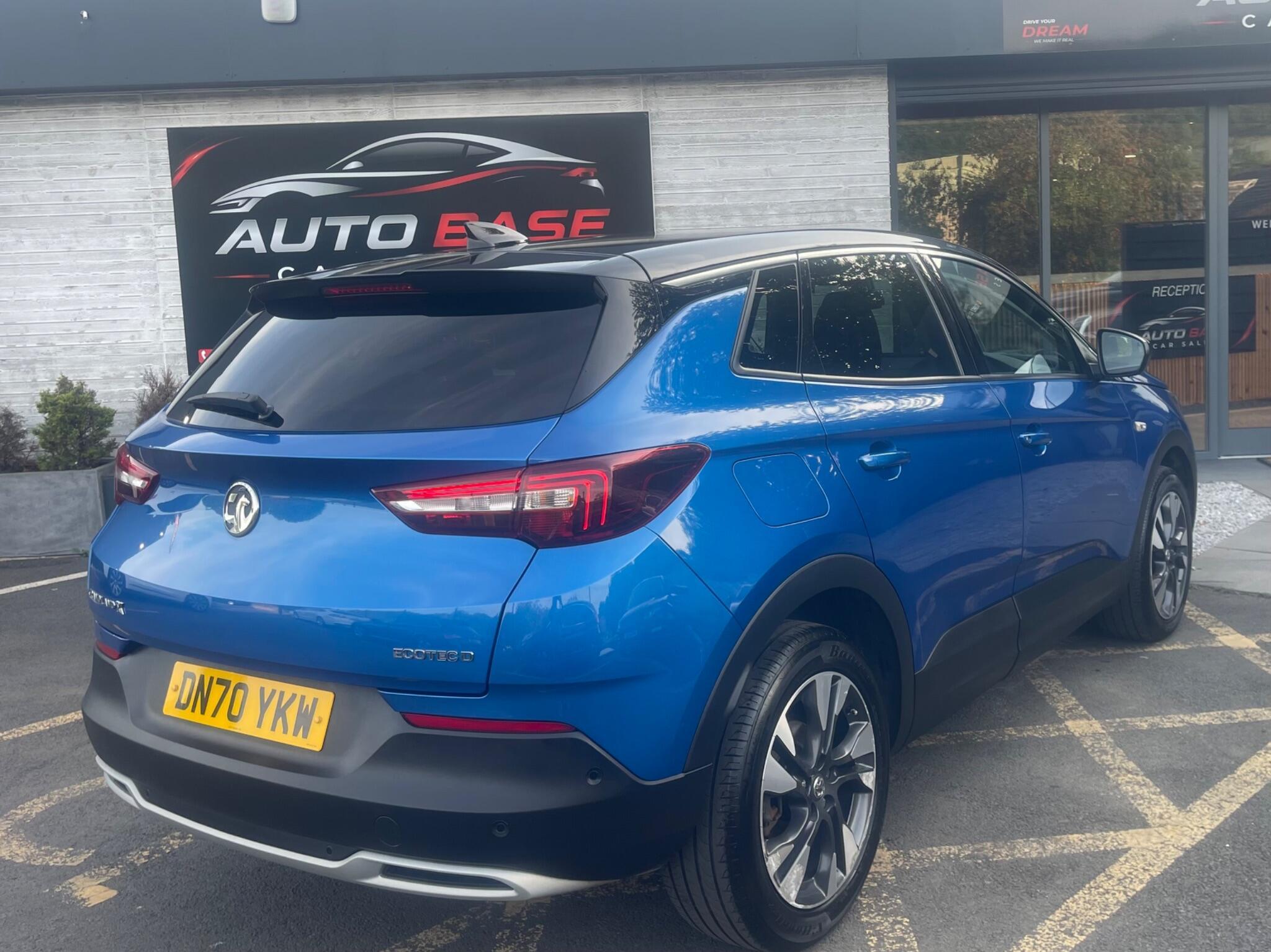 Vauxhall Grandland X - Image 15