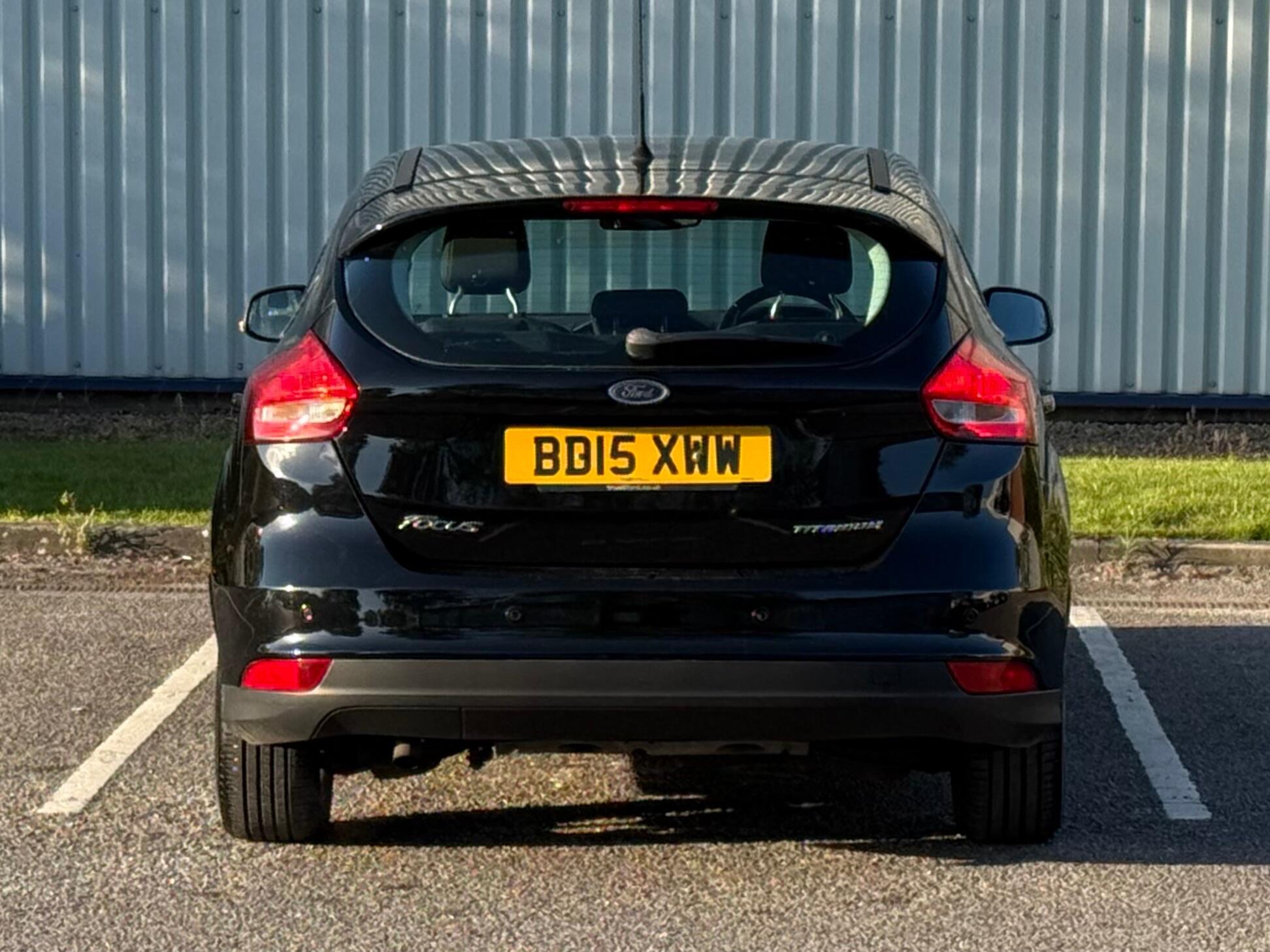 Ford Focus - Image 14