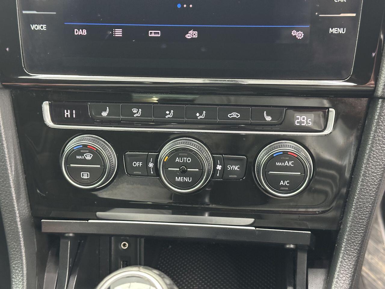 Volkswagen Golf - Image 23