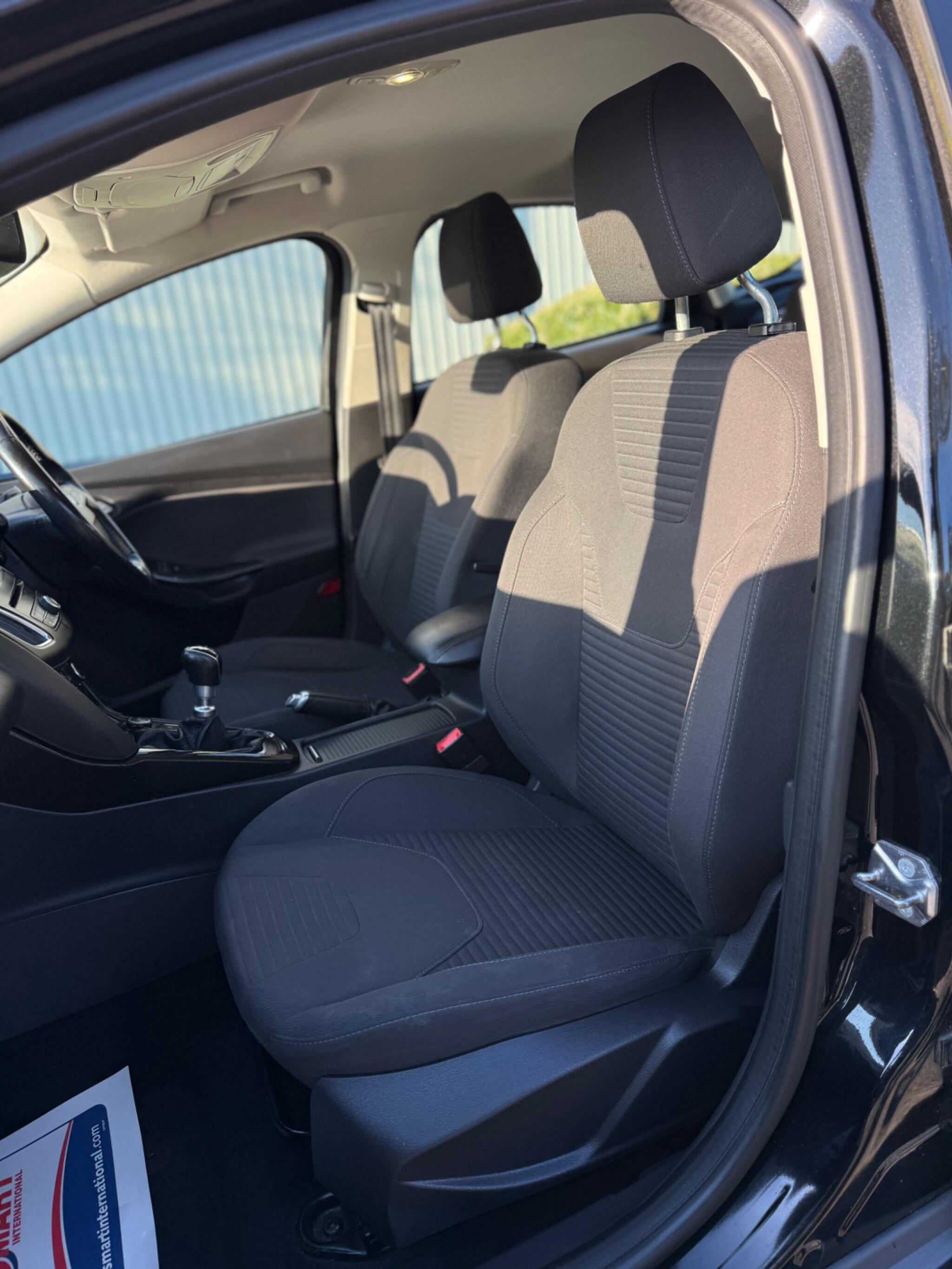Ford Focus - Image 20