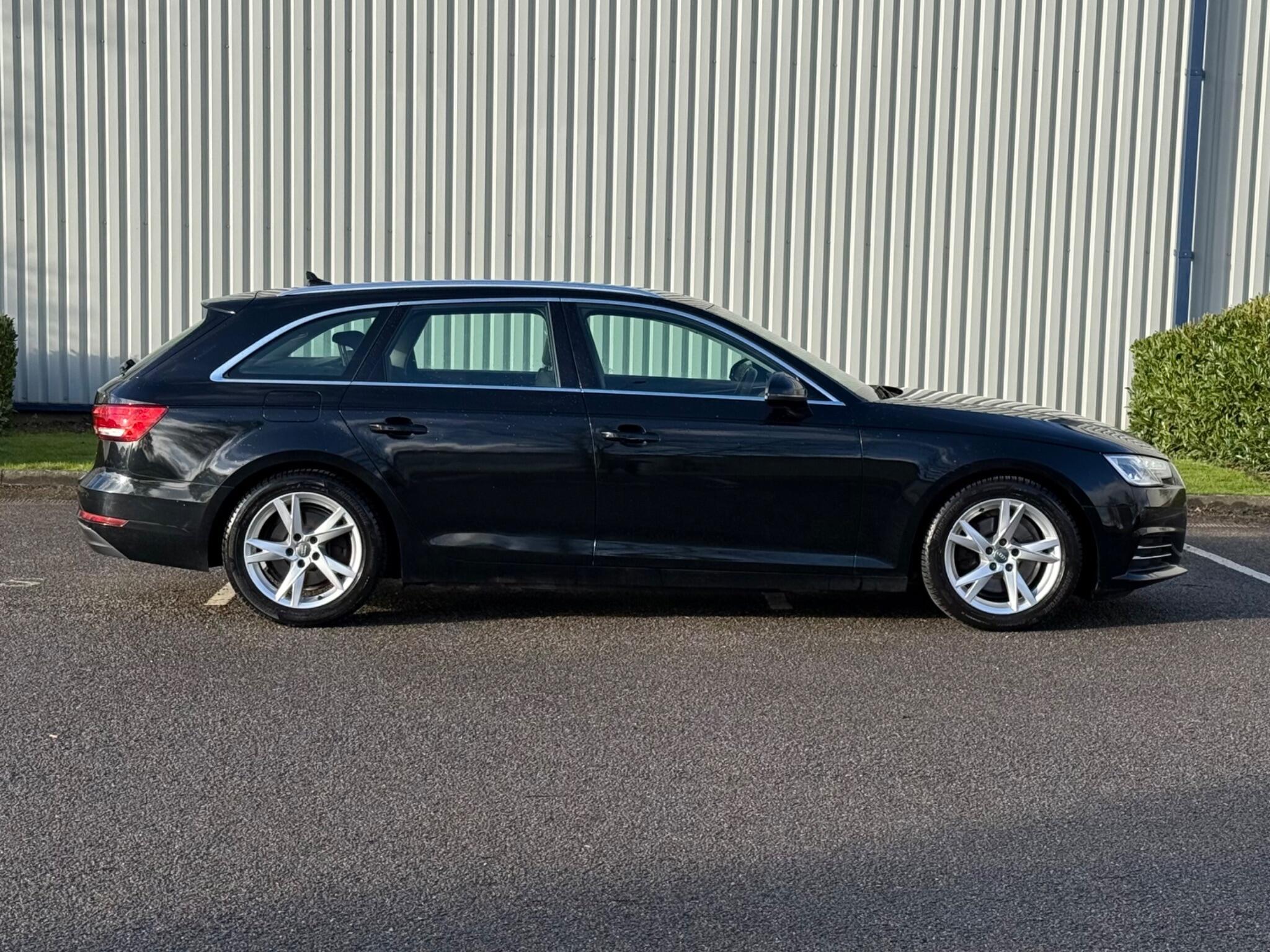 Audi A4 Avant - Image 9