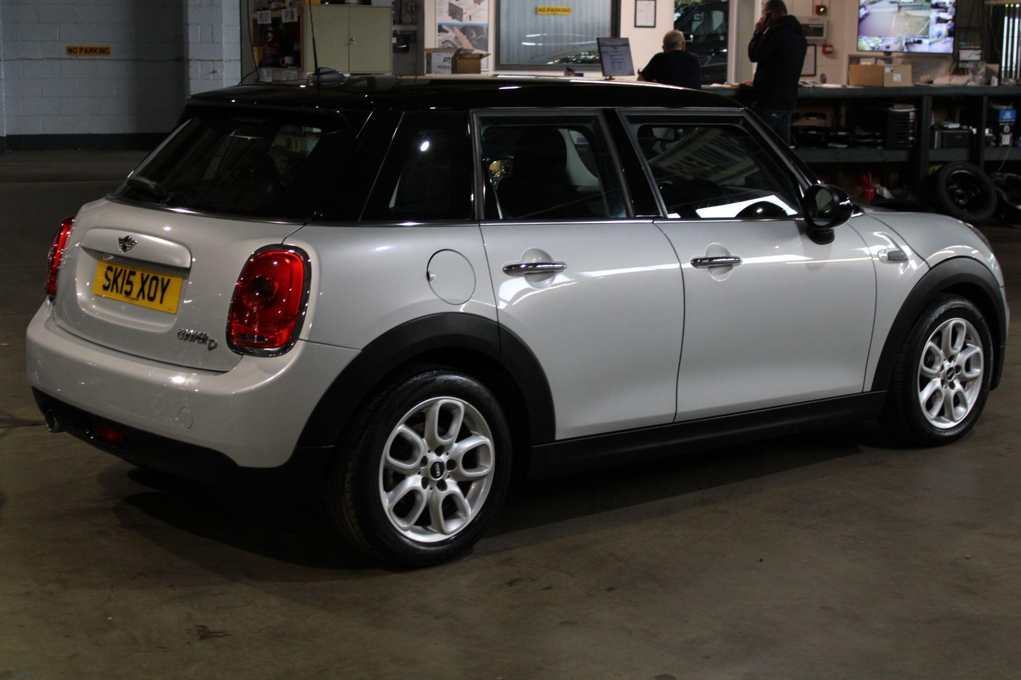 MINI Hatch - Image 17
