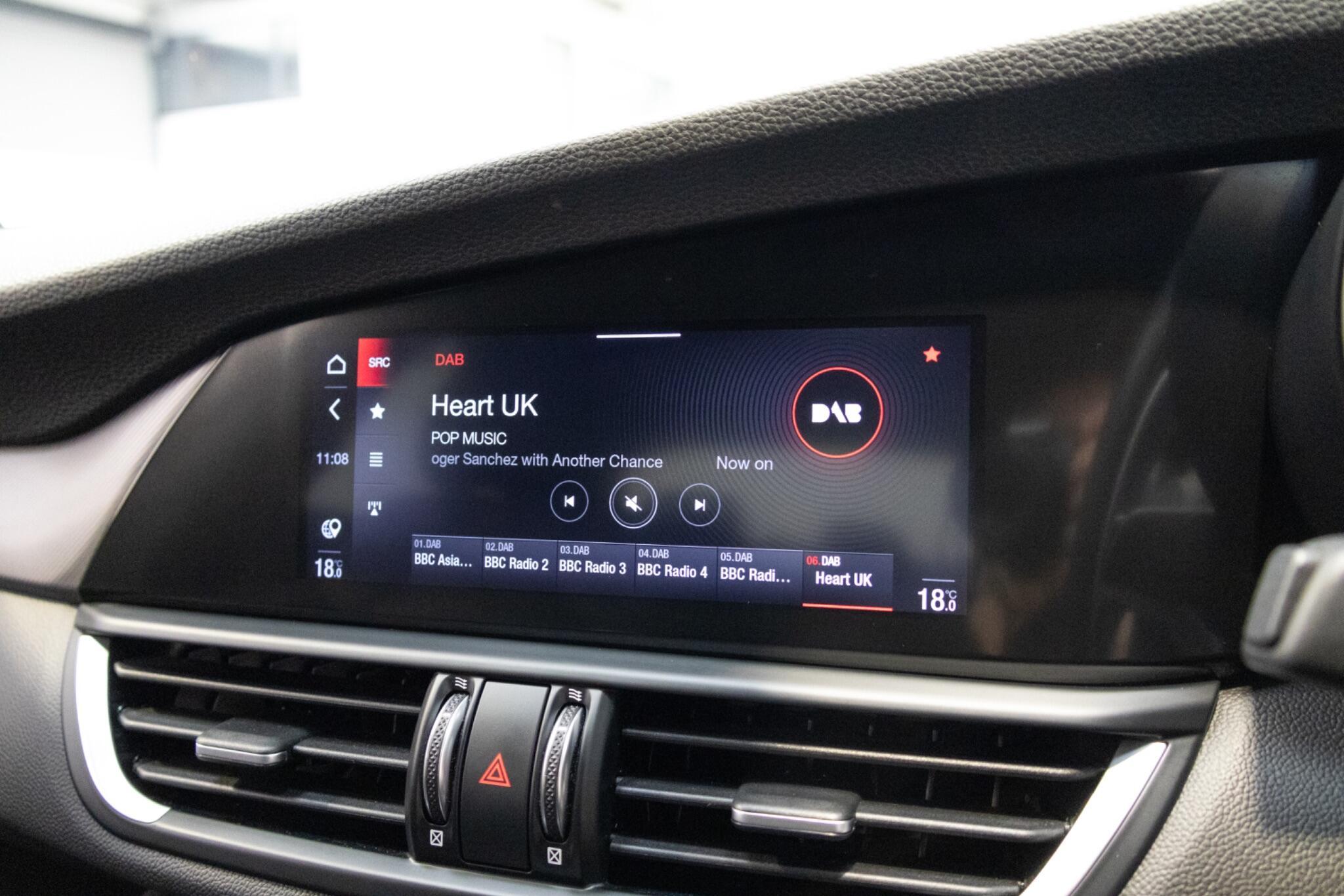 Alfa Romeo Giulia - Image 22