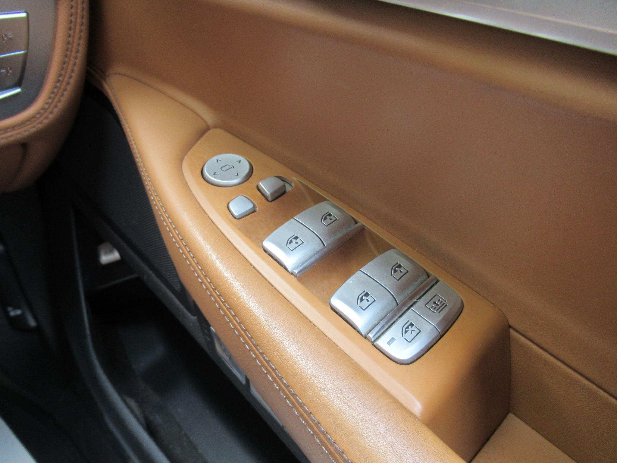 BMW 7 Series - Image 44