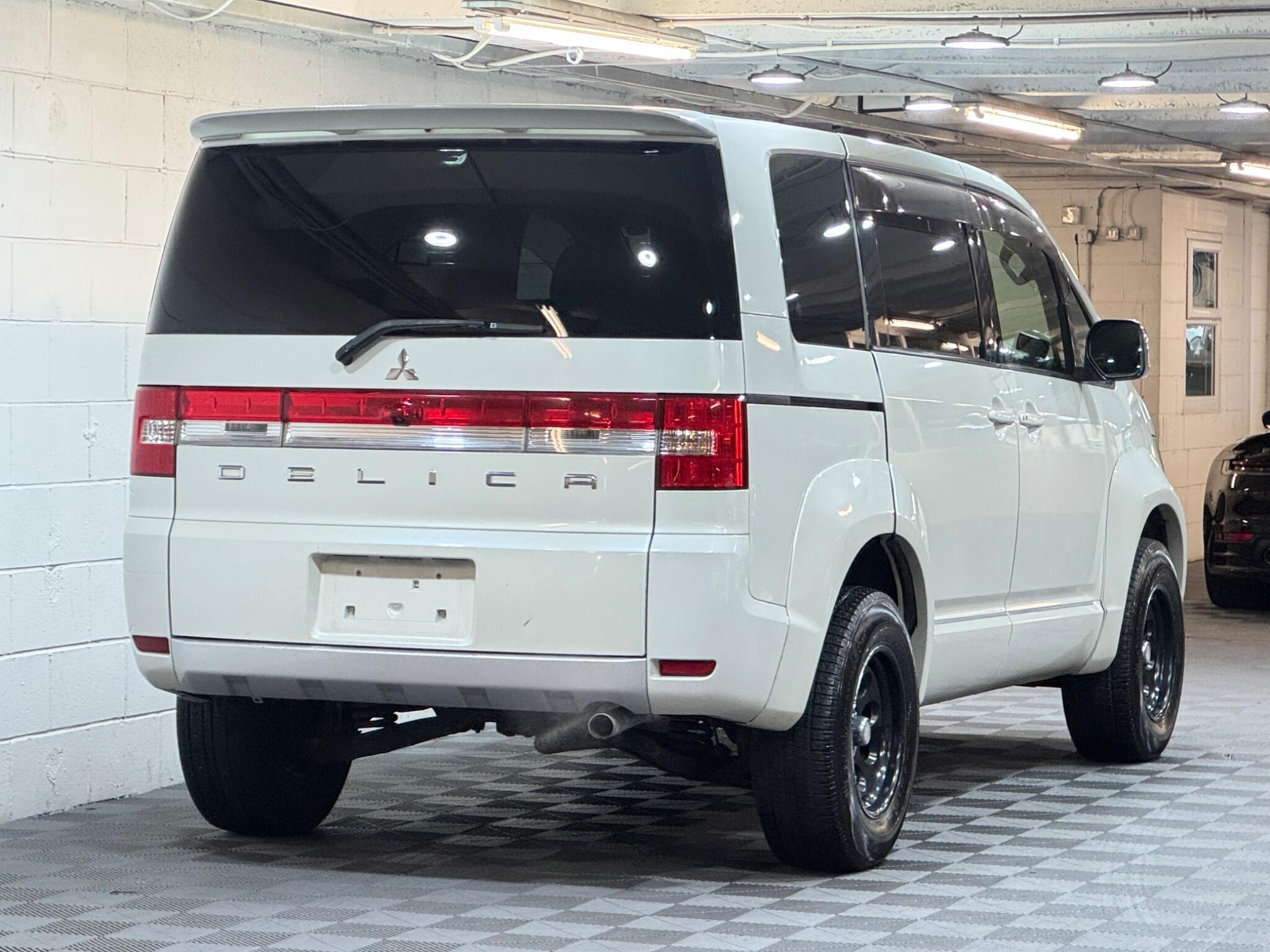 Mitsubishi Delica - Image 4