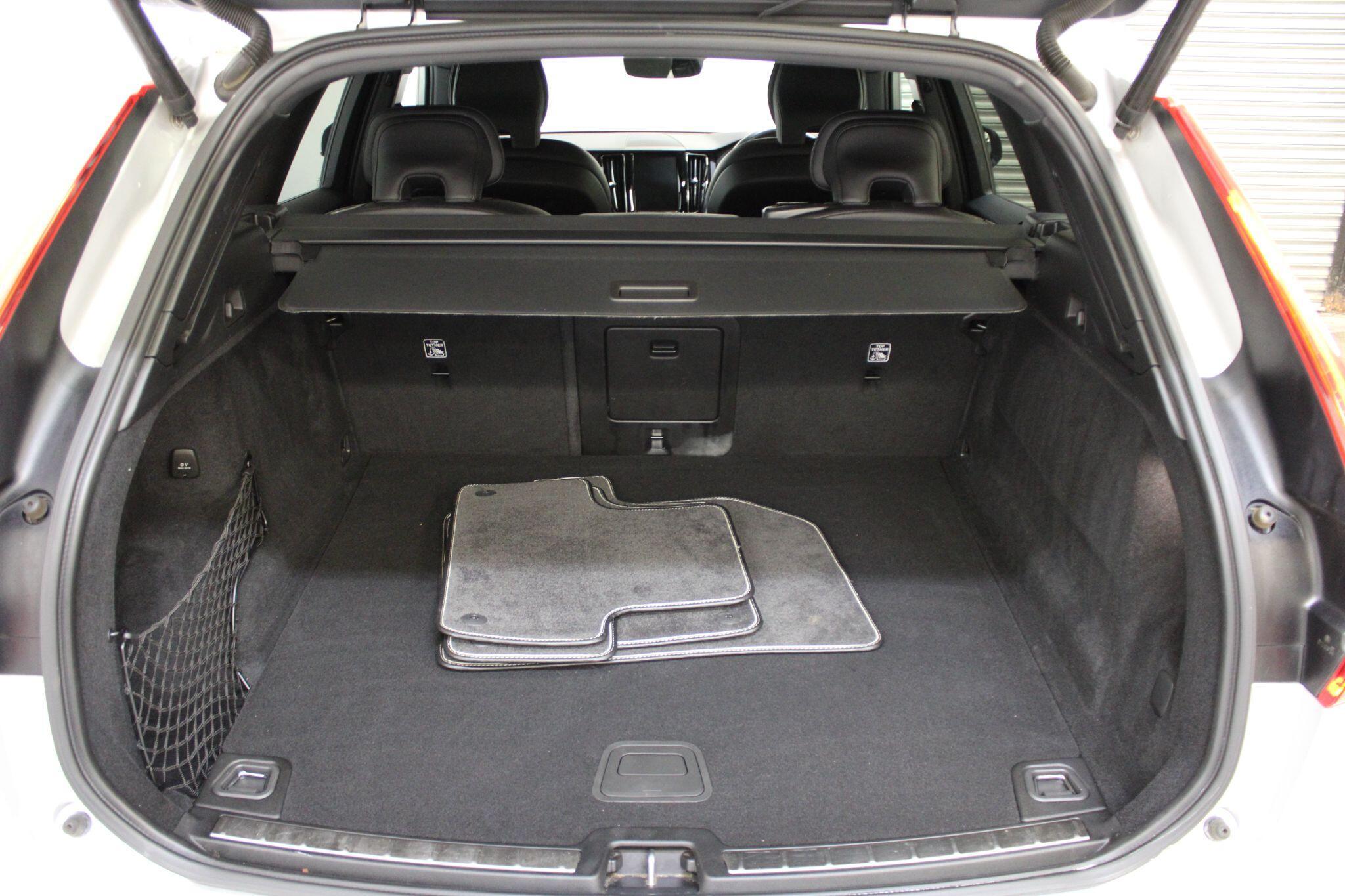 Volvo XC60 - Image 14