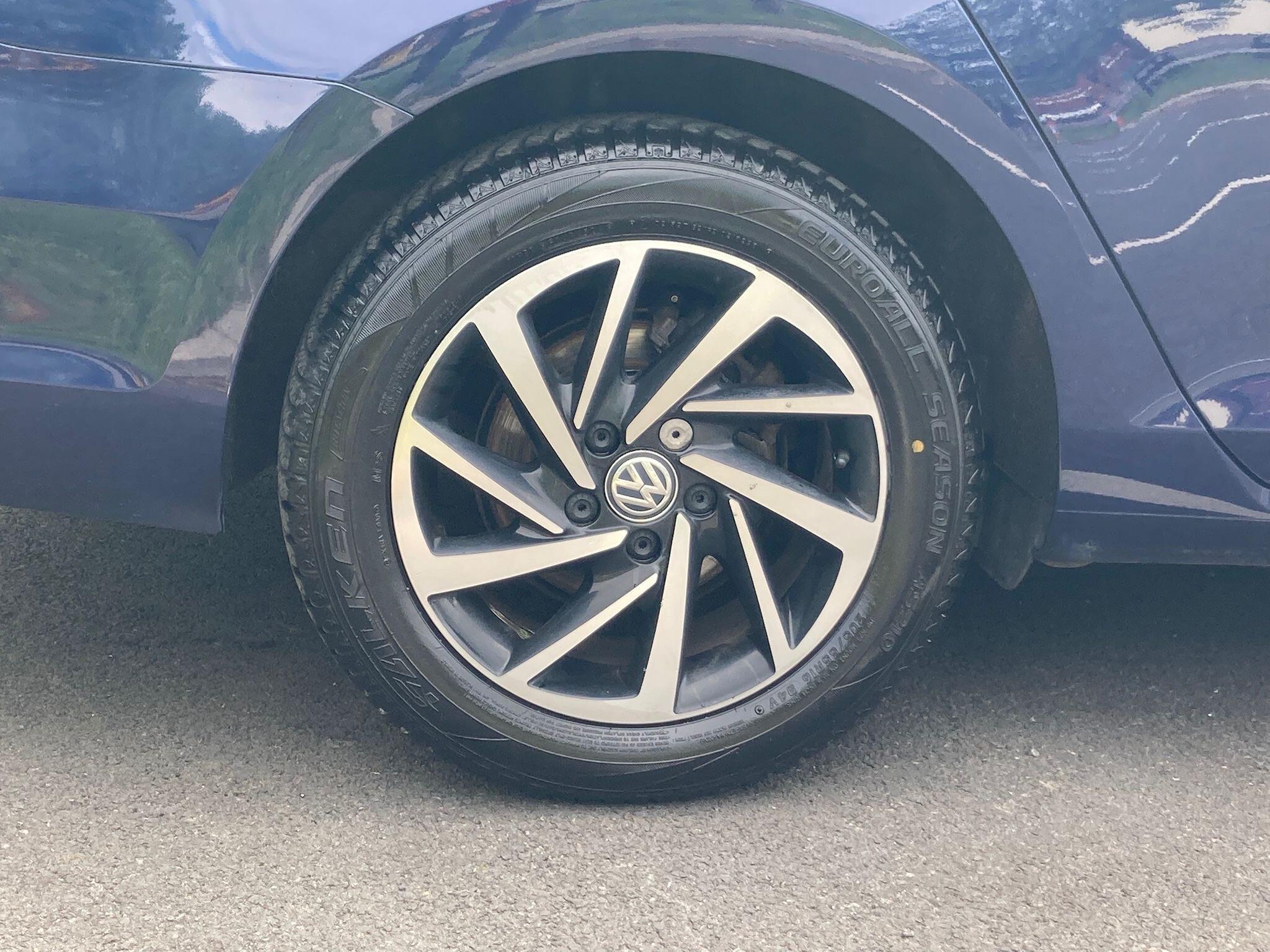 Volkswagen Golf - Image 17