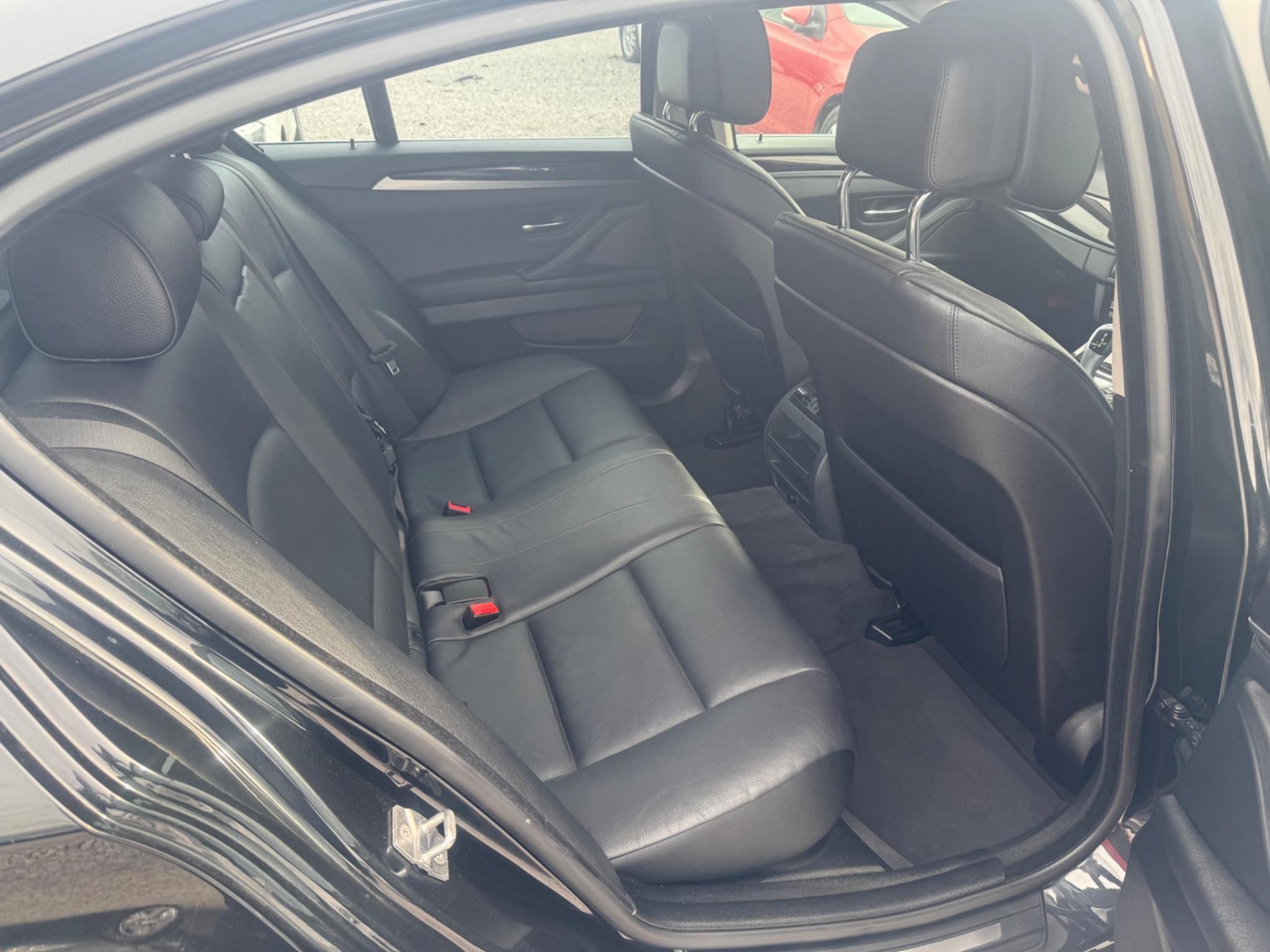 BMW 5 Series - Image 11