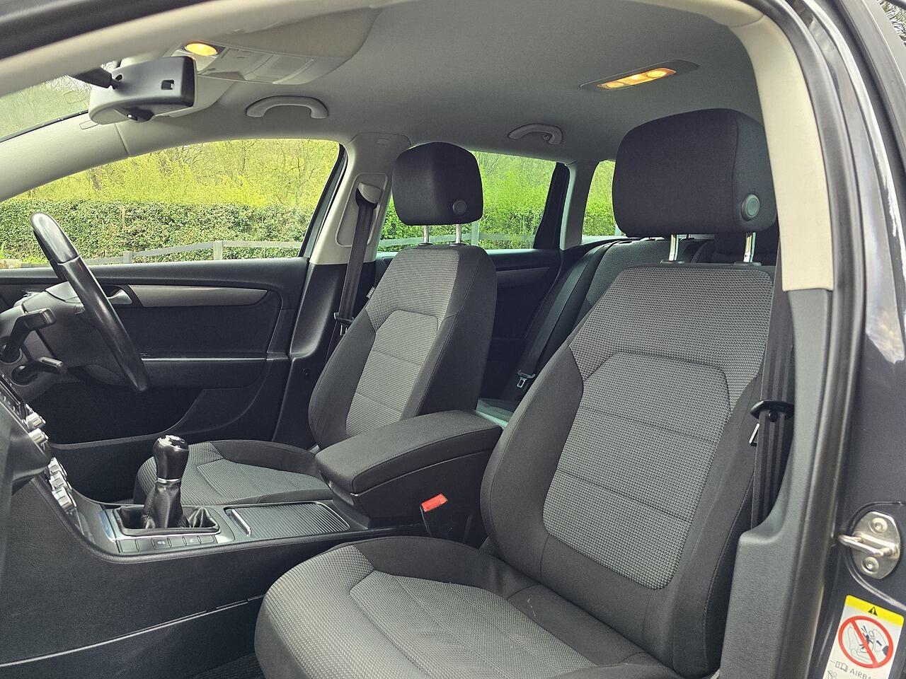 Volkswagen Passat - Image 3