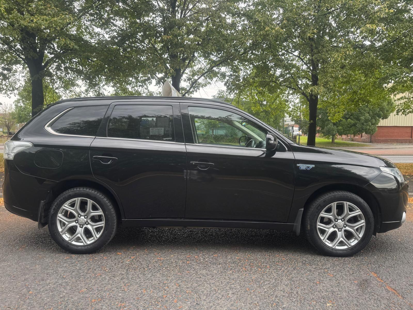 Mitsubishi Outlander - Image 11
