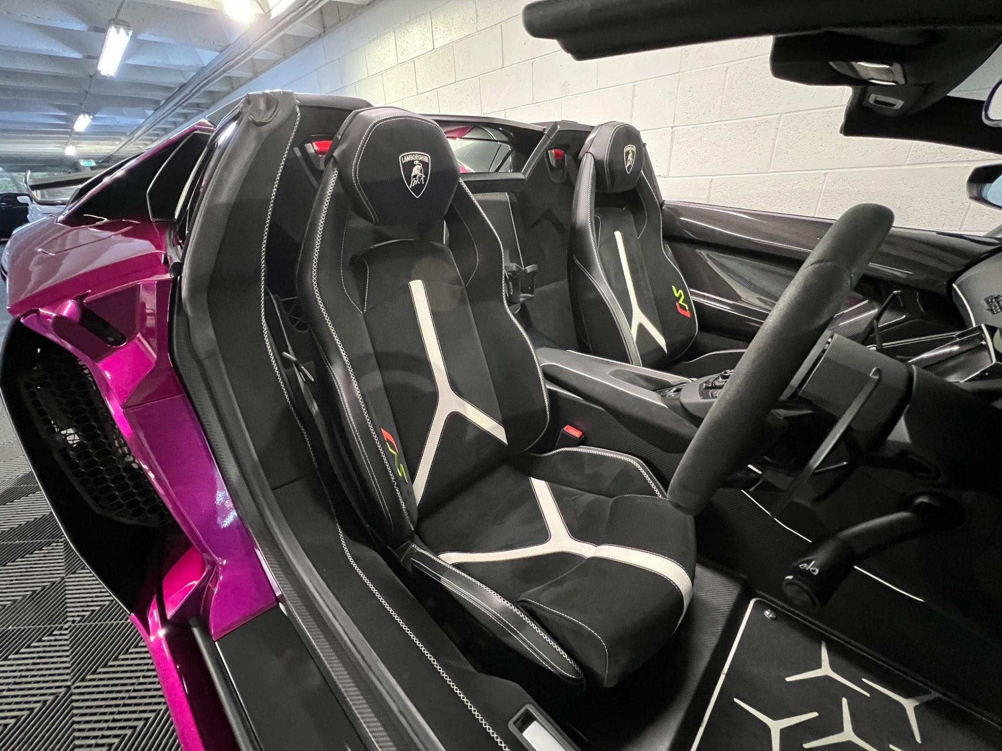 Lamborghini Aventador - Image 9
