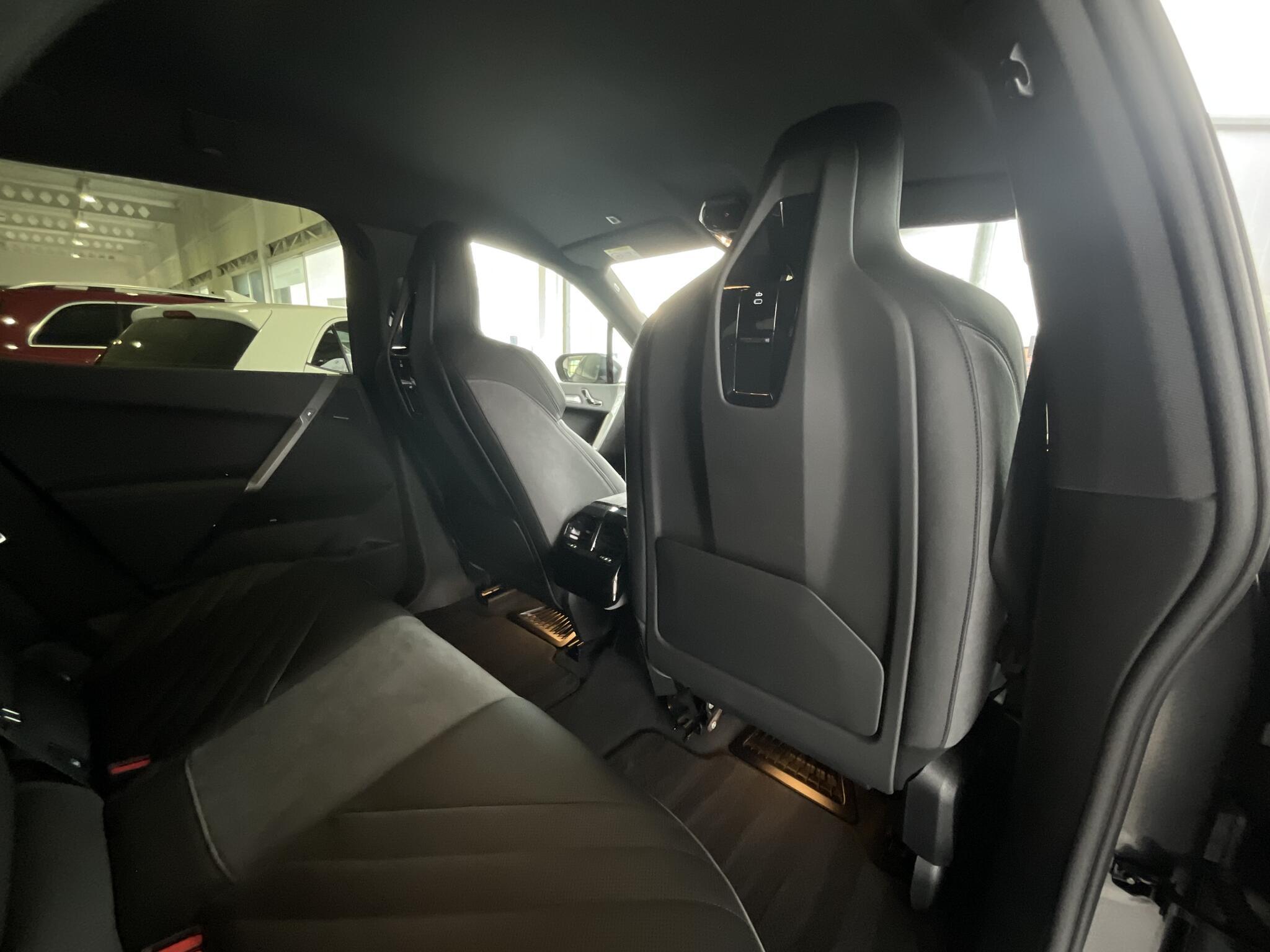 BMW IX - Image 10