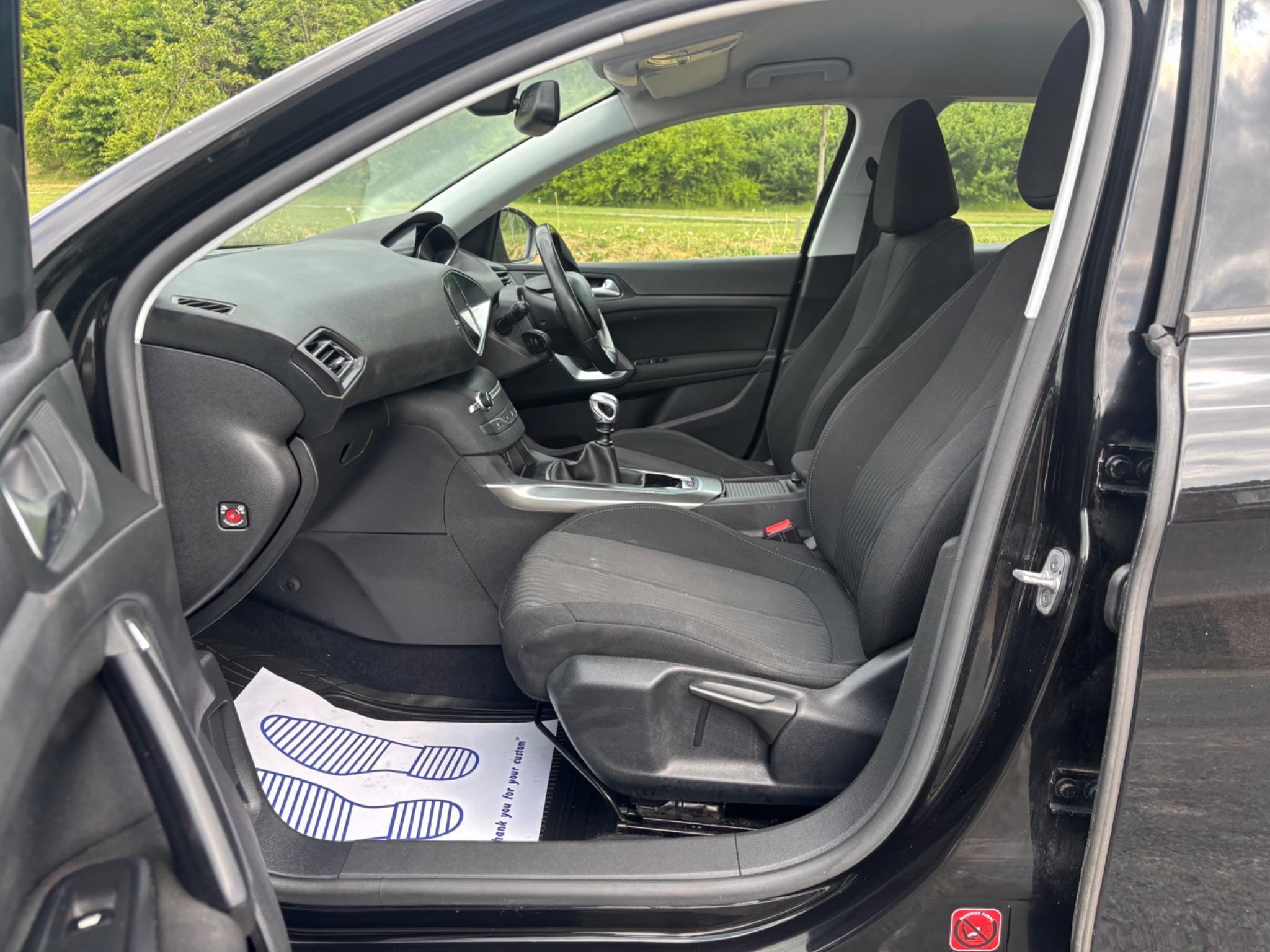 Peugeot 308 - Image 9