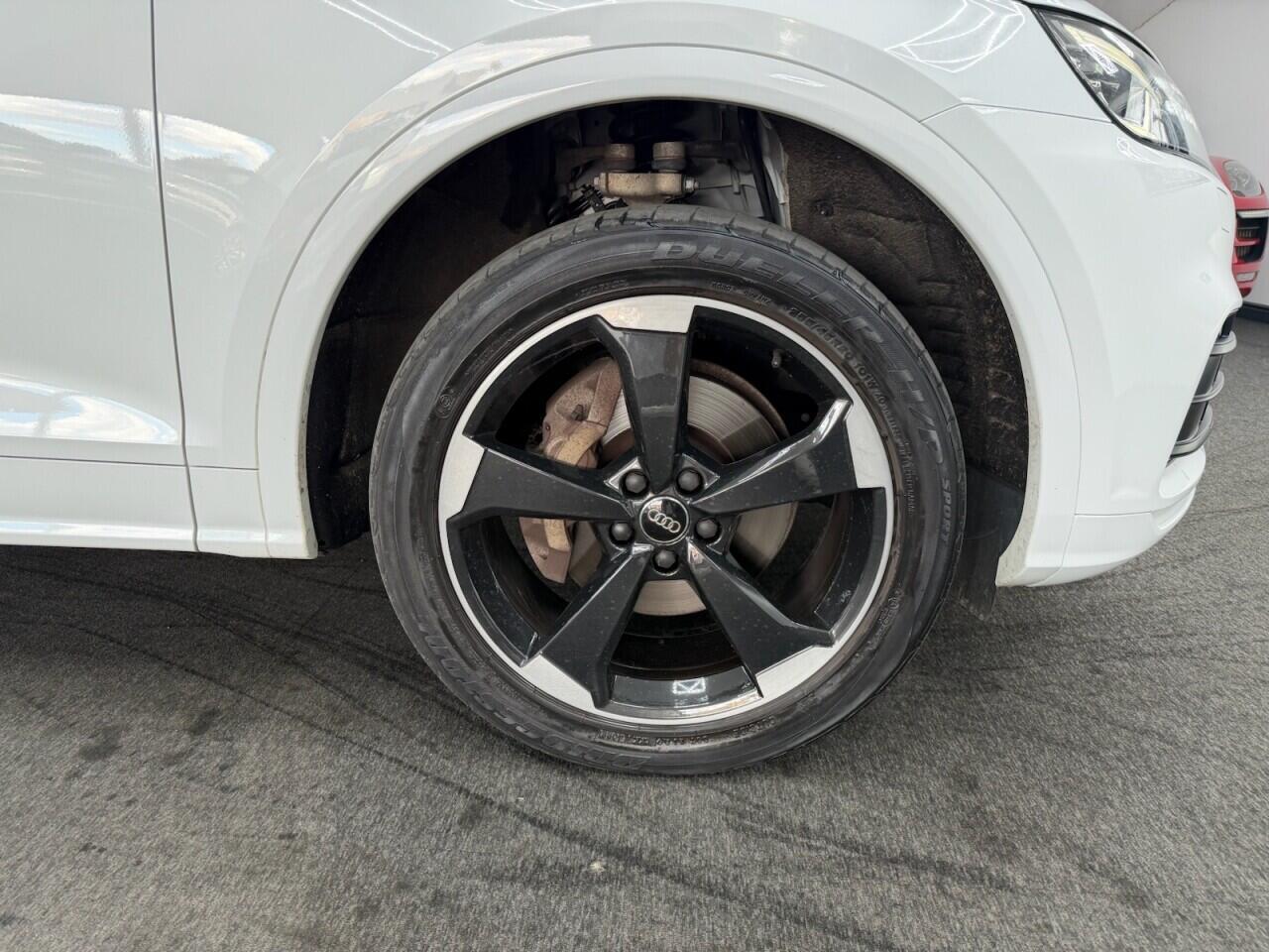 Audi Q5 - Image 11