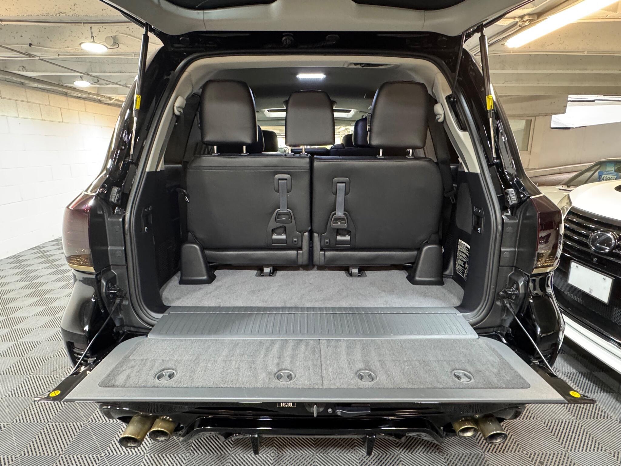 Toyota Land Cruiser - Image 16