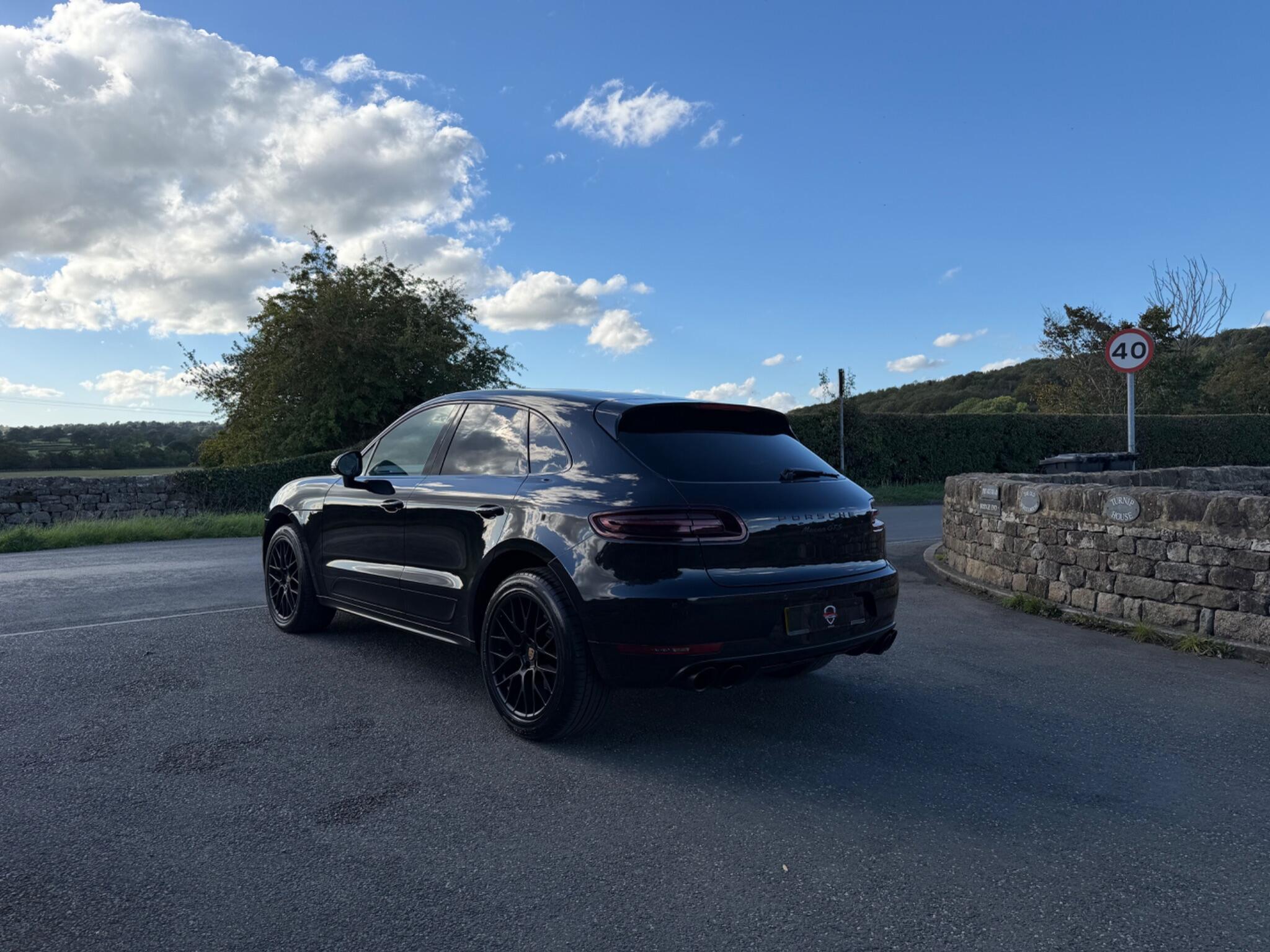 Porsche Macan - Image 13