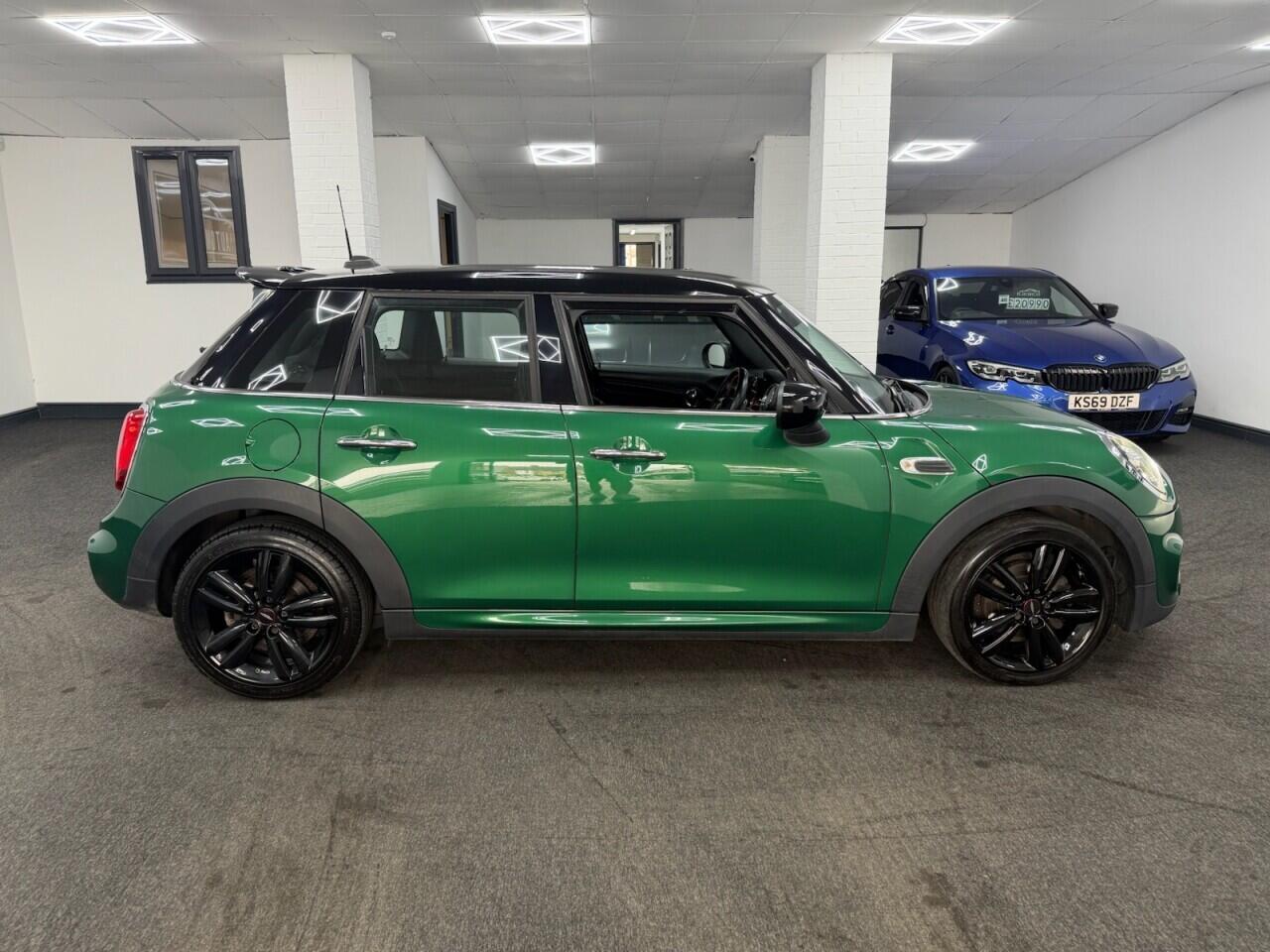 MINI Hatch - Image 11