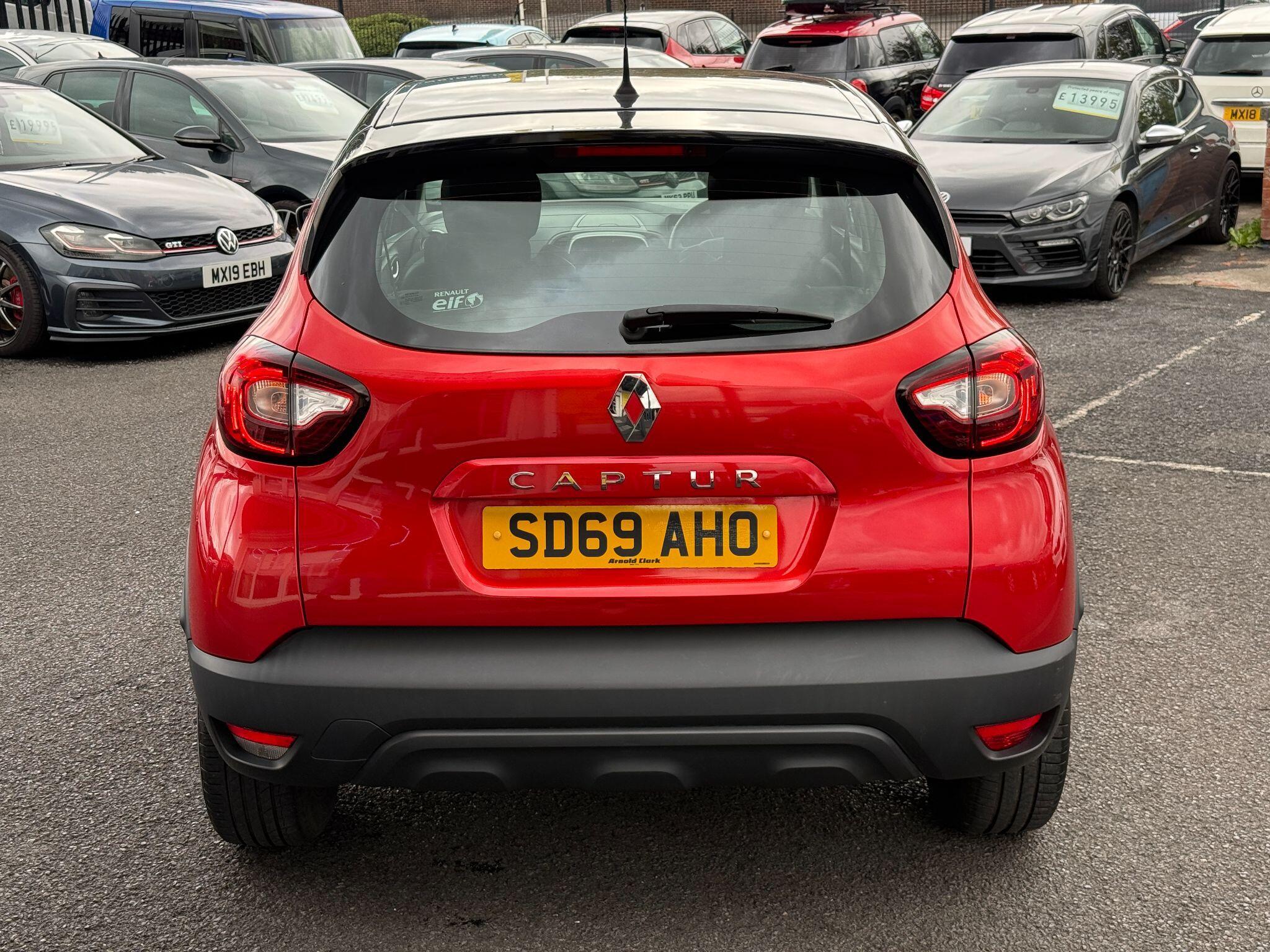 Renault Captur - Image 18