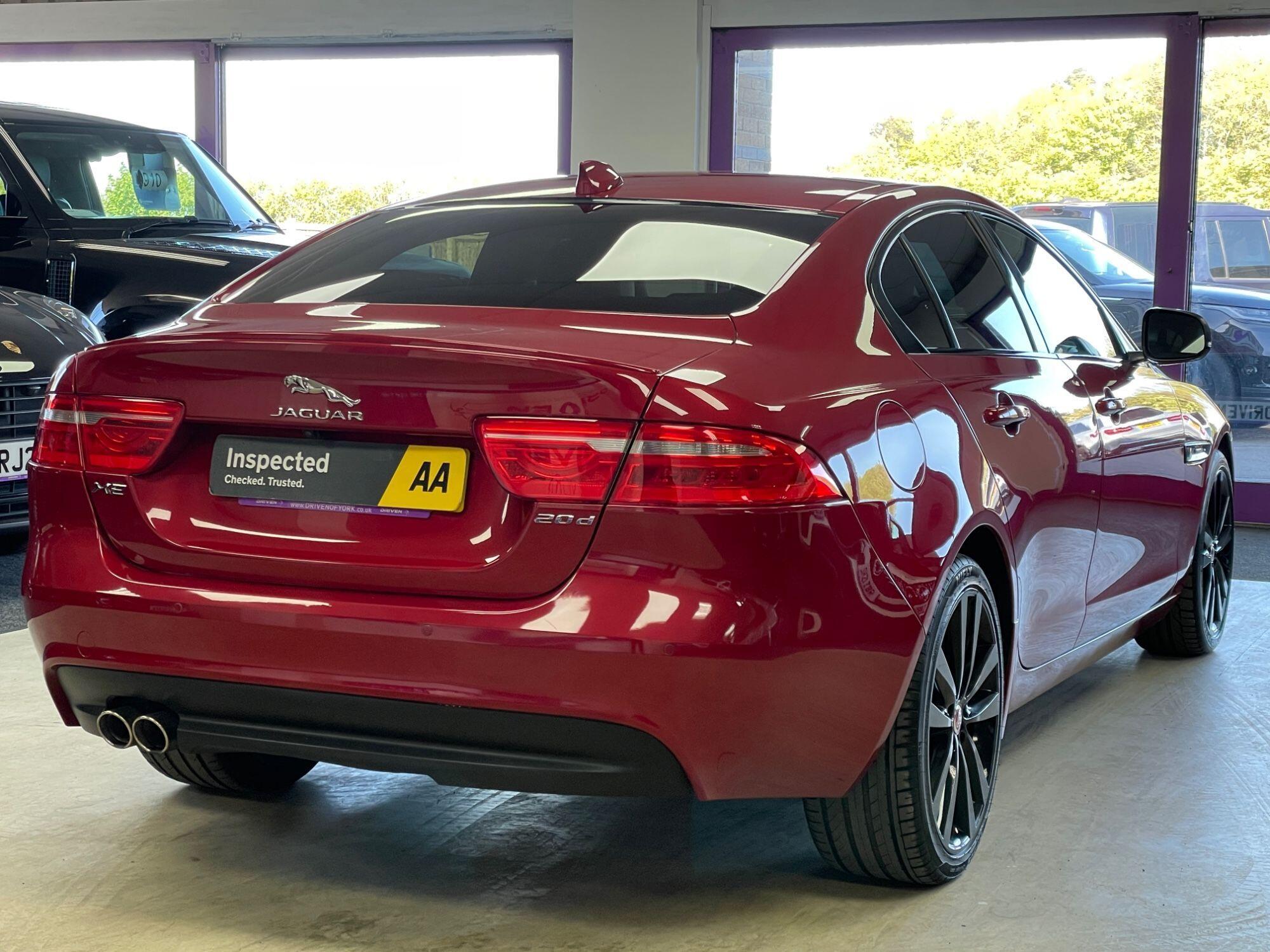 Jaguar XE - Image 10