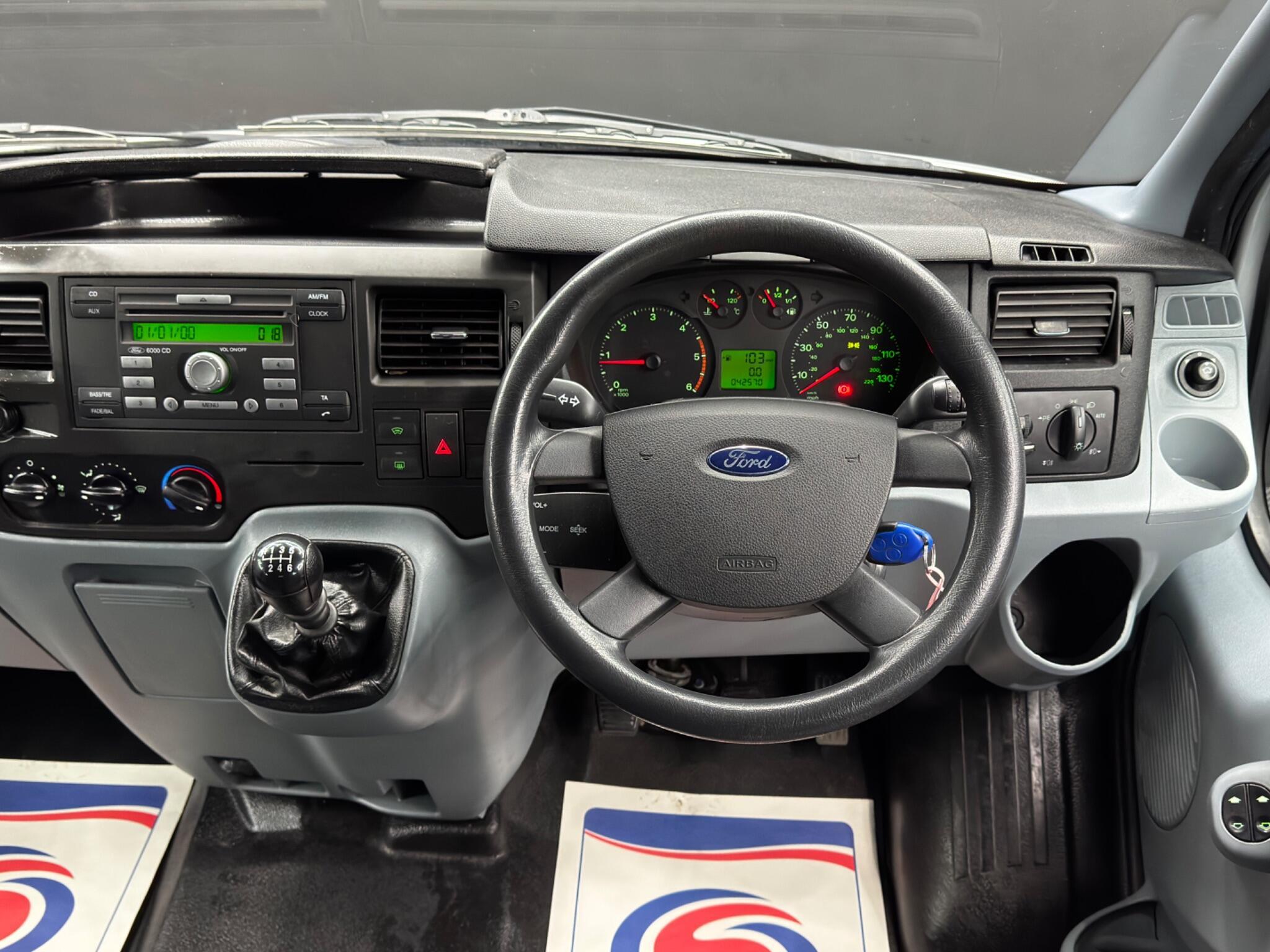 Ford Transit - Image 21