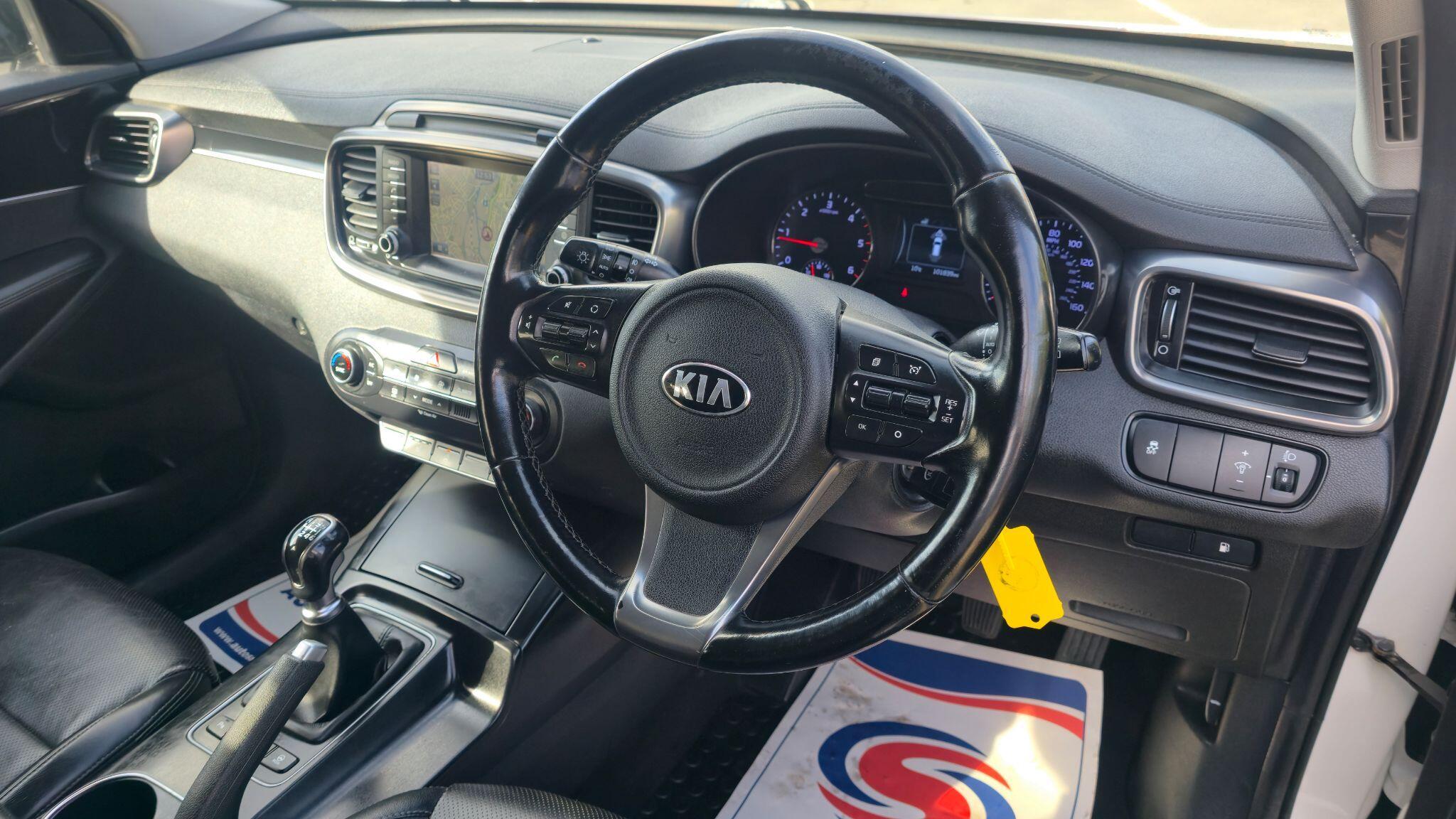 Kia Sorento - Image 11