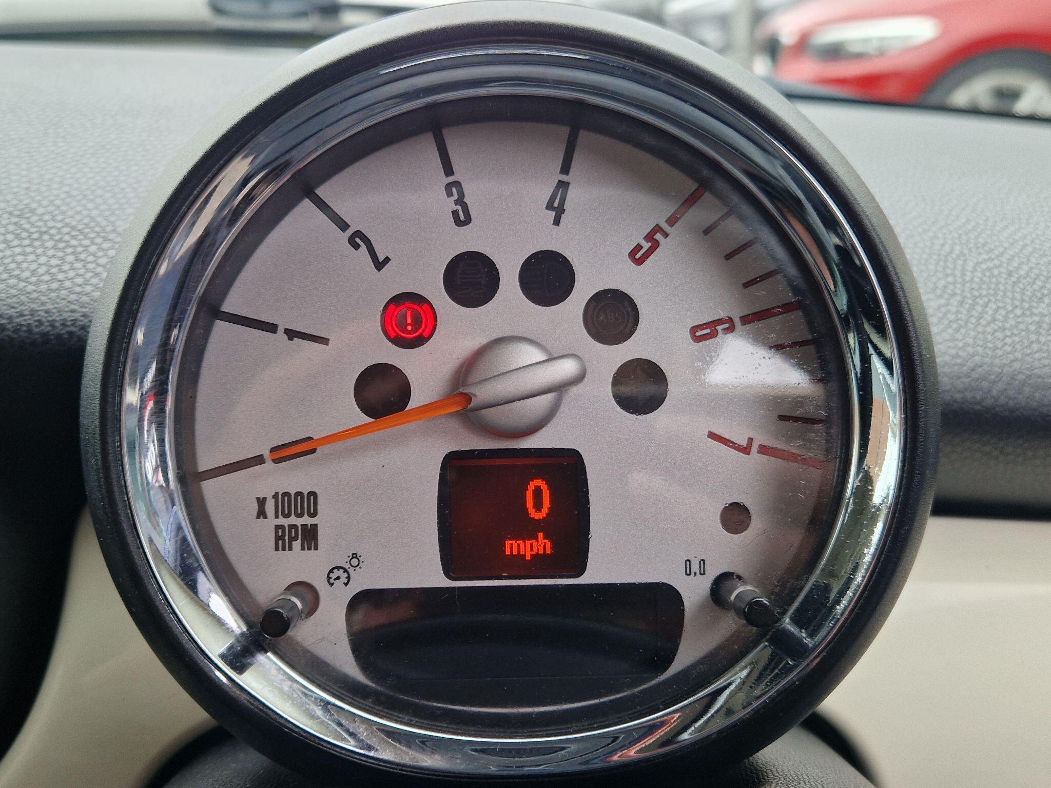 MINI Hatch - Image 12