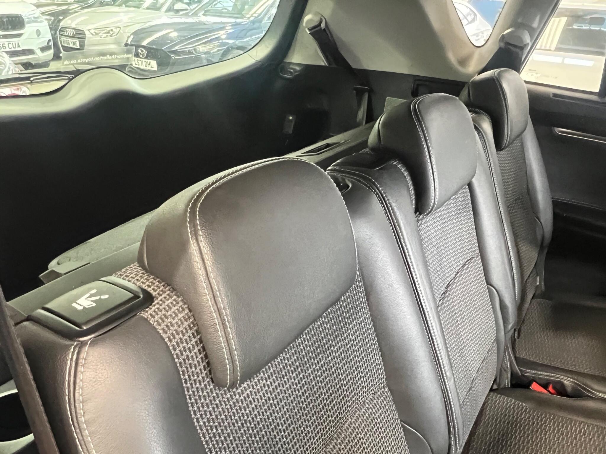 Toyota Verso - Image 28