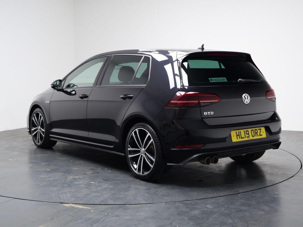 Volkswagen Golf - Image 9