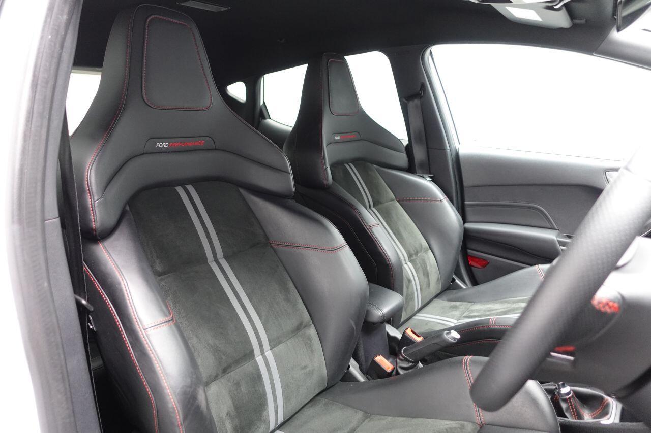 Ford Fiesta - Image 16