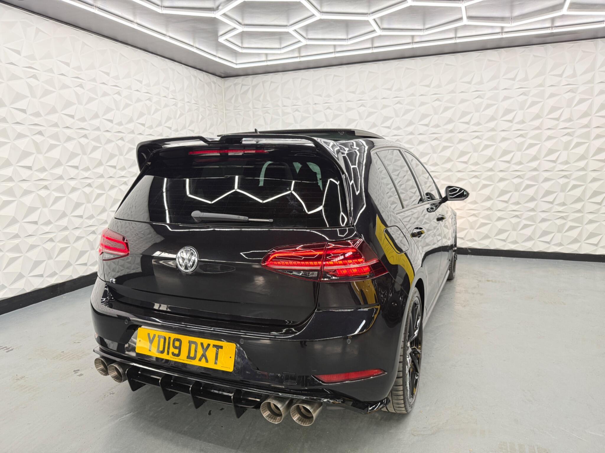 Volkswagen Golf - Image 14