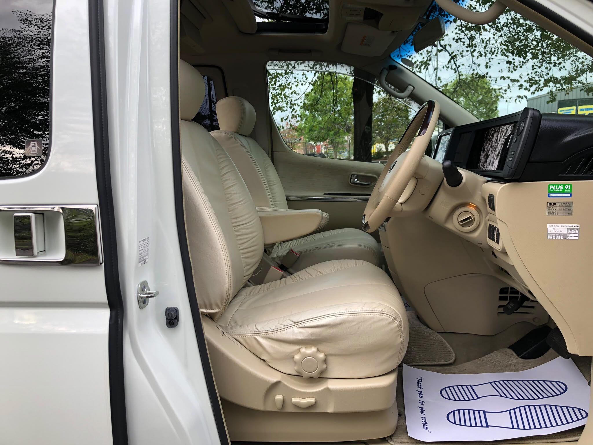 Nissan Elgrand - Image 17