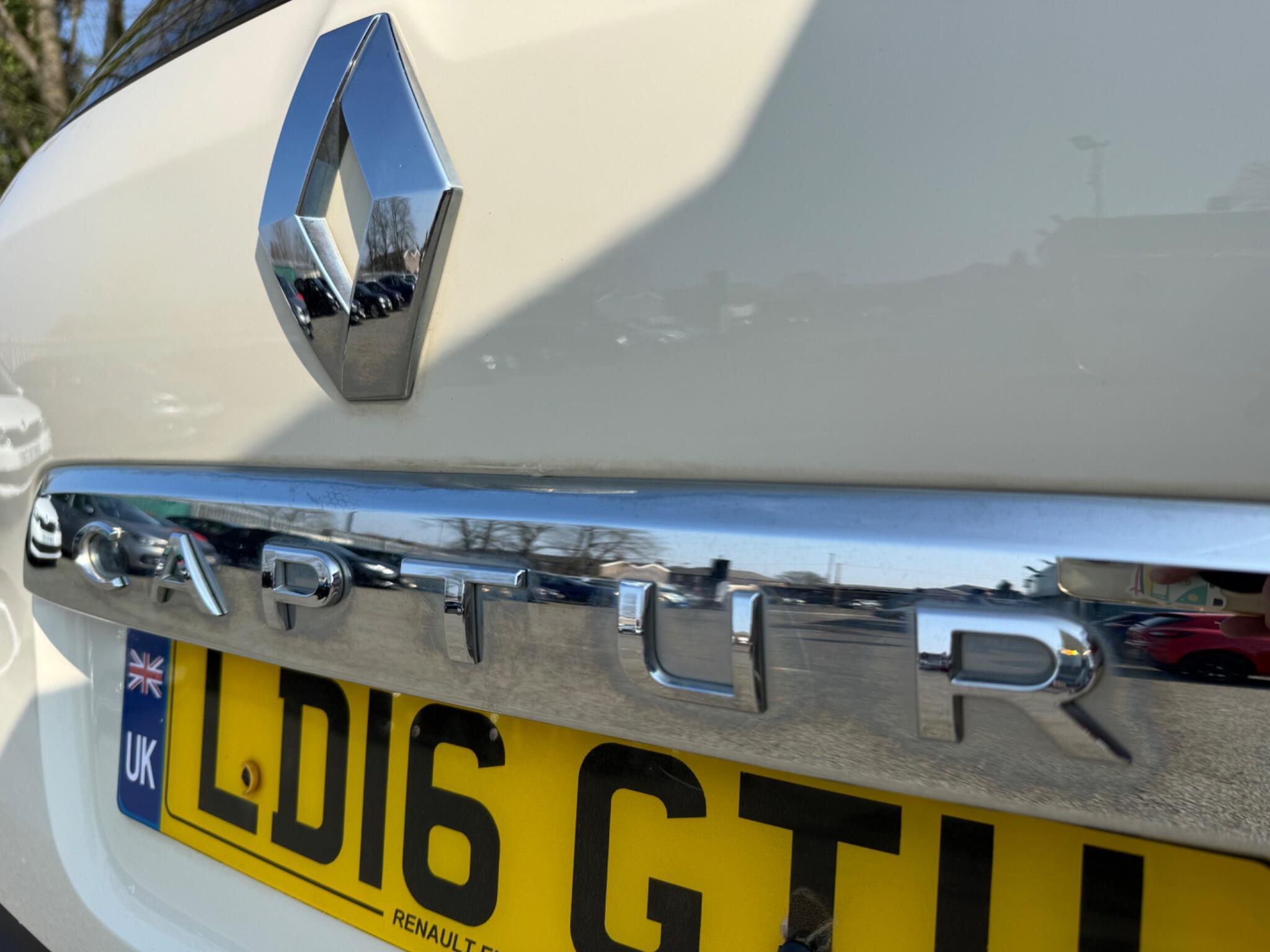 Renault Captur - Image 40