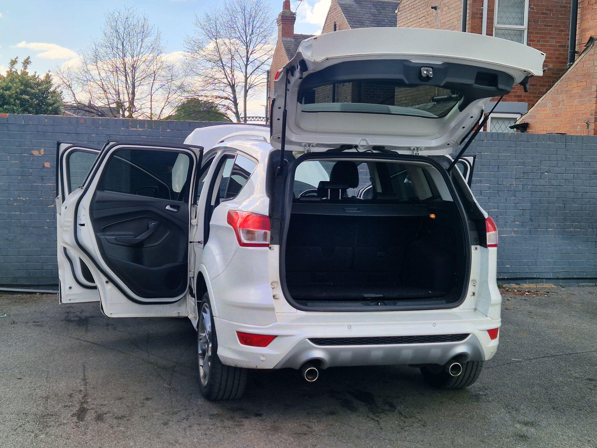 Ford Kuga - Image 19