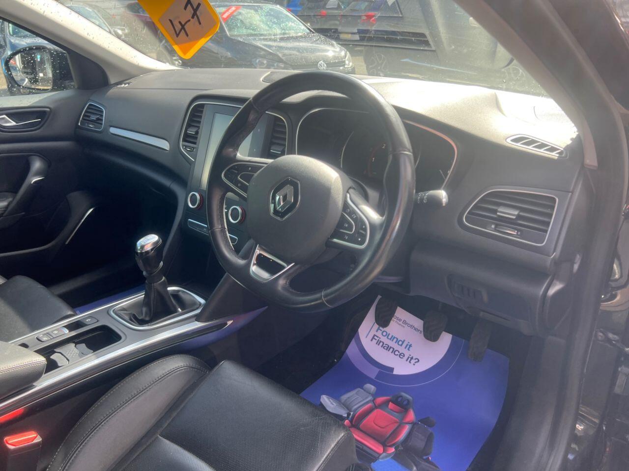 Renault Megane - Image 12