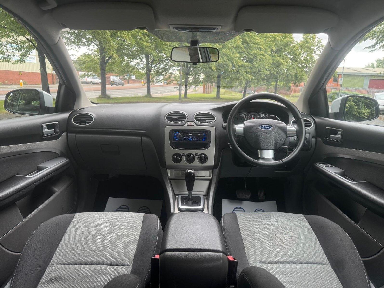 Ford Focus - Image 17