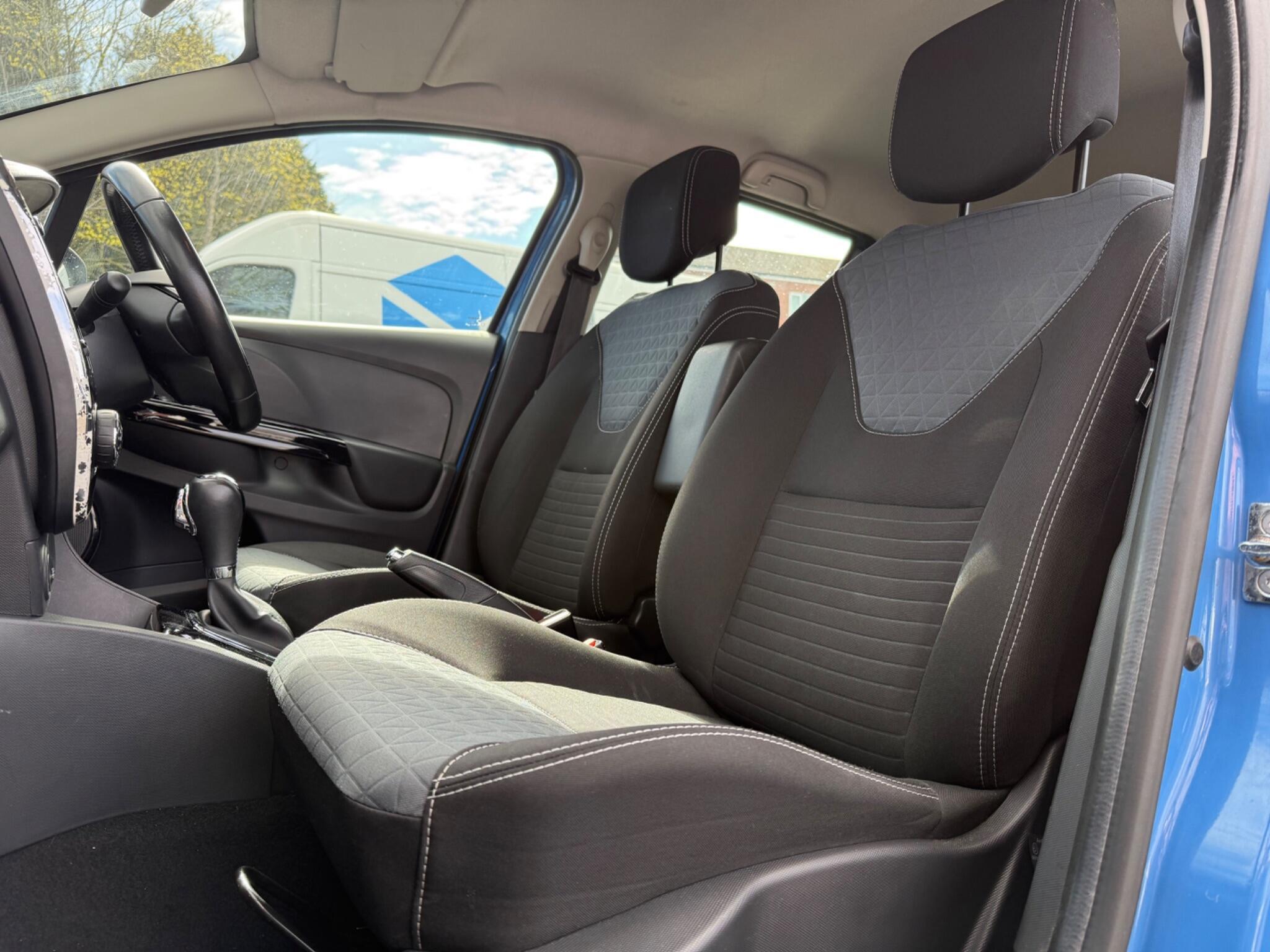 Renault Clio - Image 43