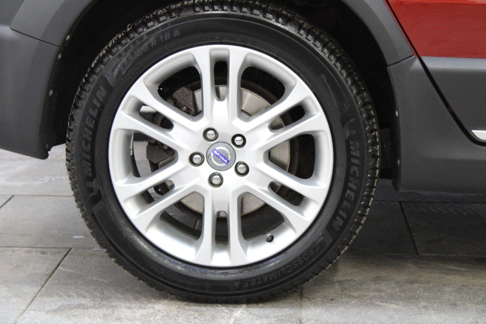 Volvo XC70 - Image 10