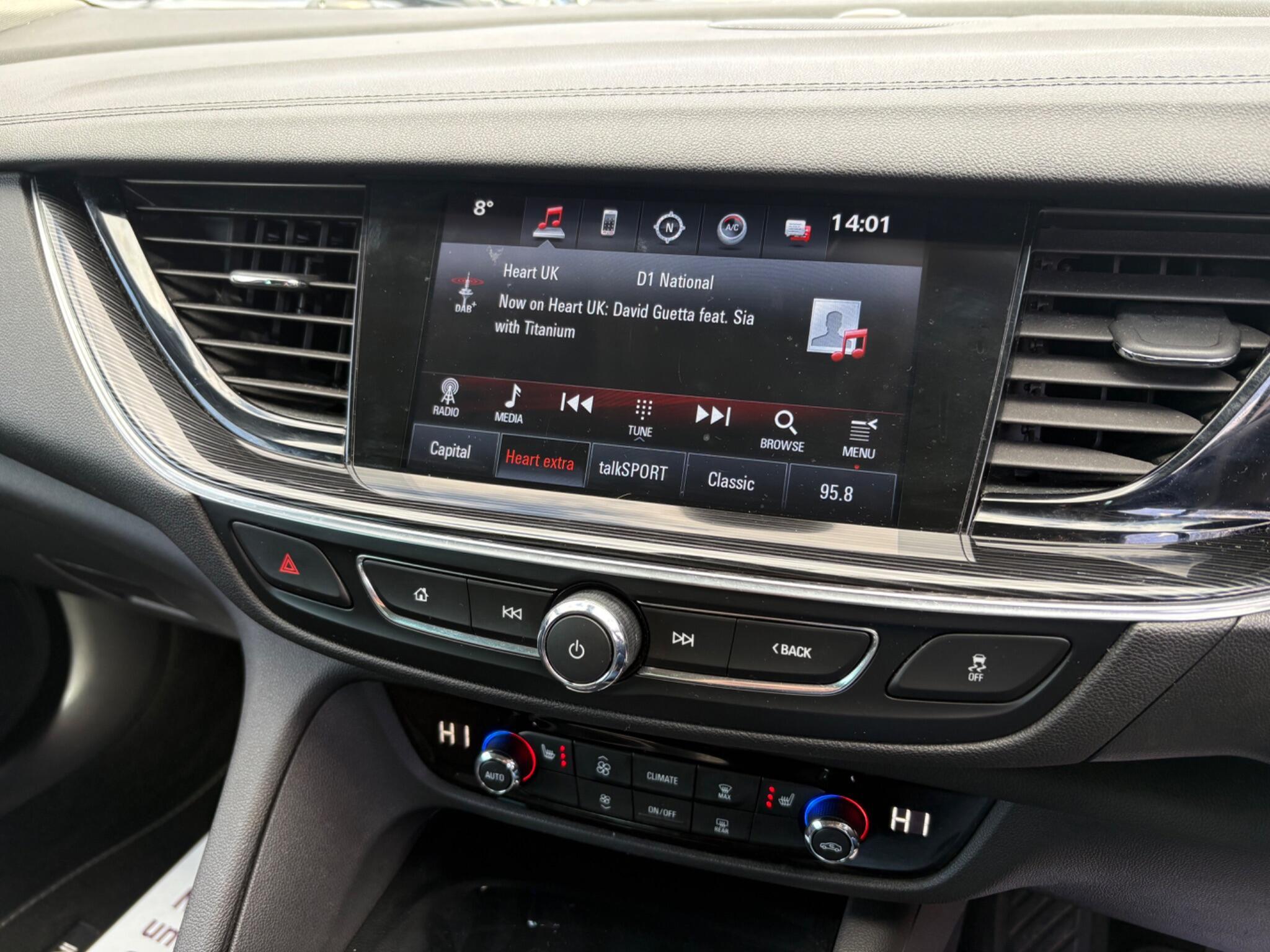 Vauxhall Insignia - Image 25