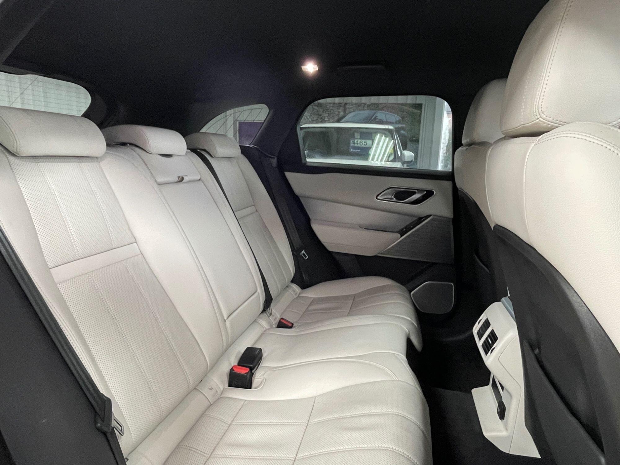 Land Rover Range Rover Velar - Image 28