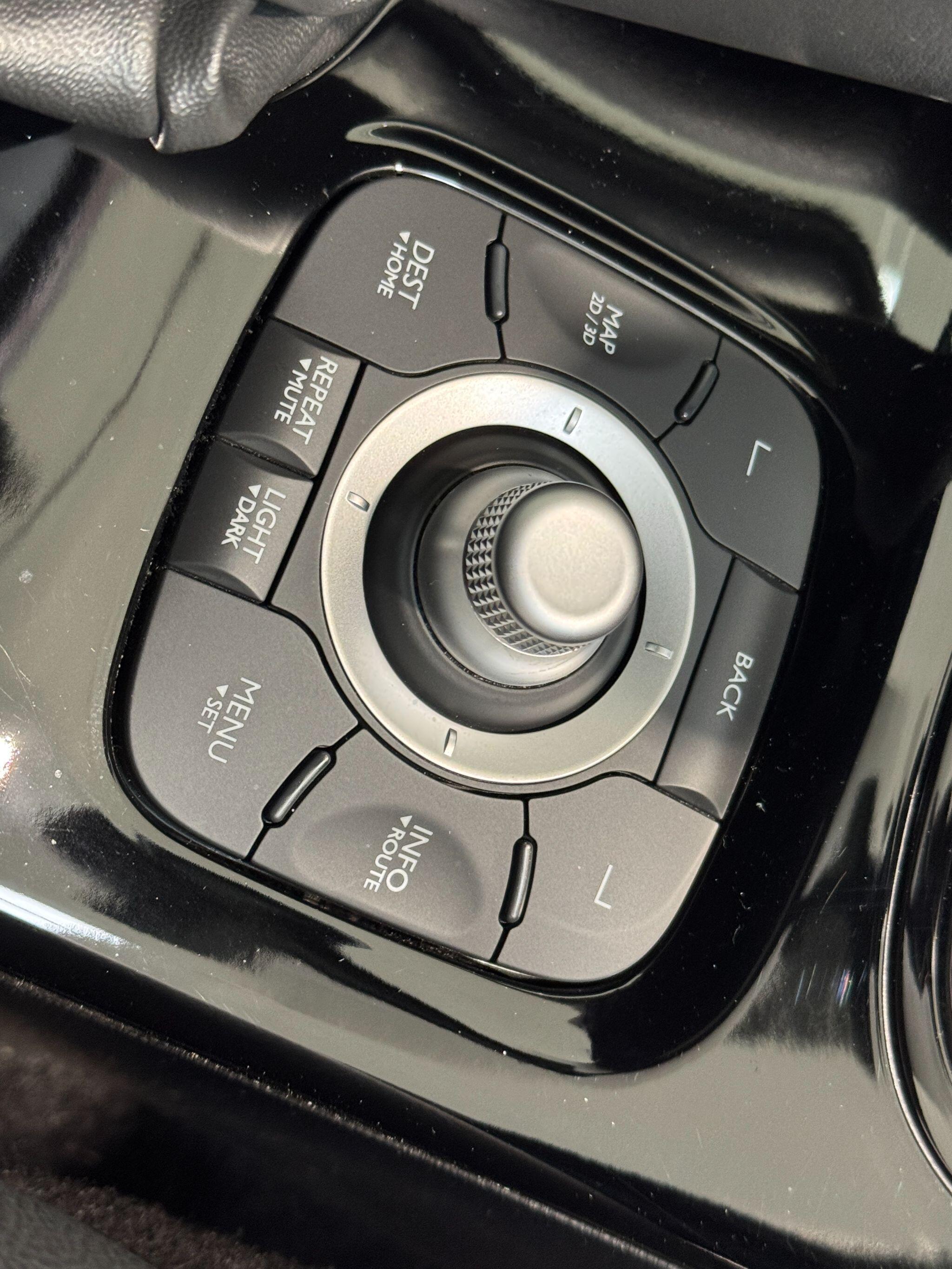 Renault Megane - Image 67