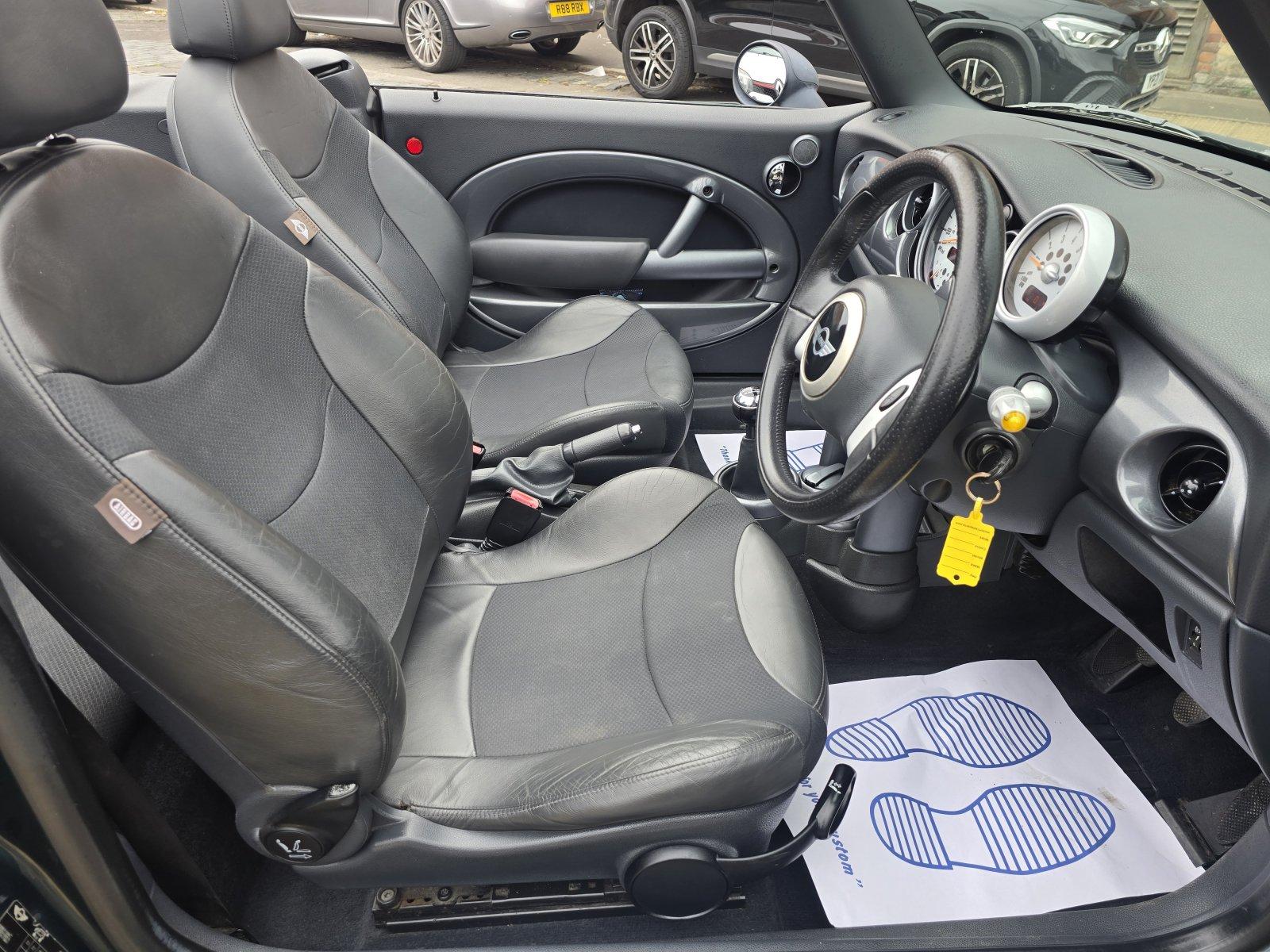 MINI Convertible - Image 15