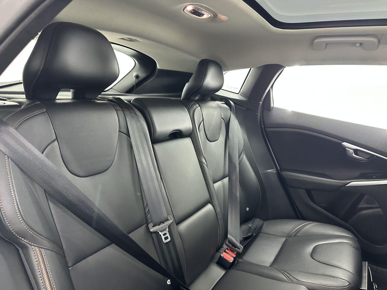 Volvo V40 CROSS COUNTRY - Image 15