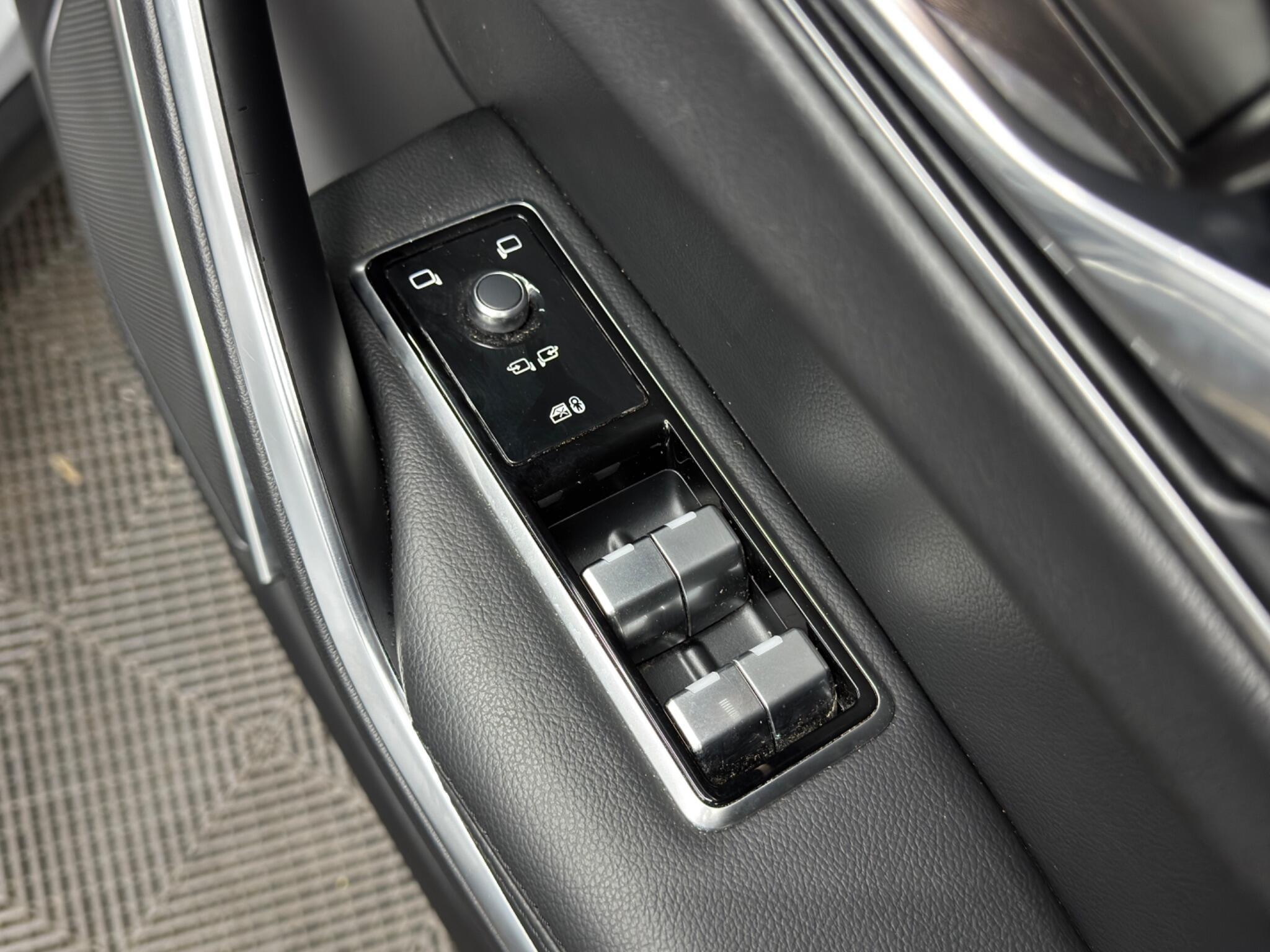 Jaguar F-Pace - Image 44