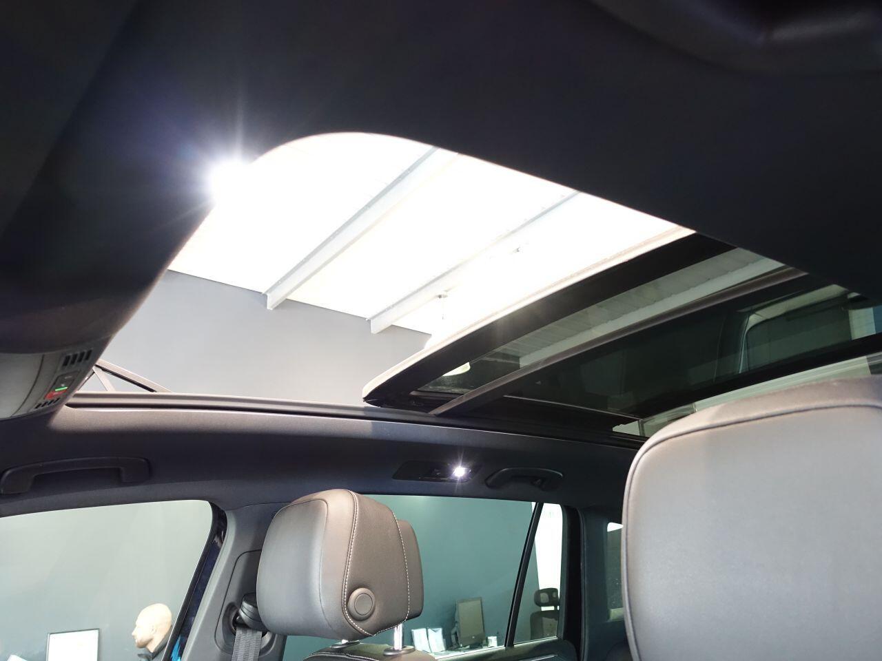 Volkswagen Tiguan - Image 2