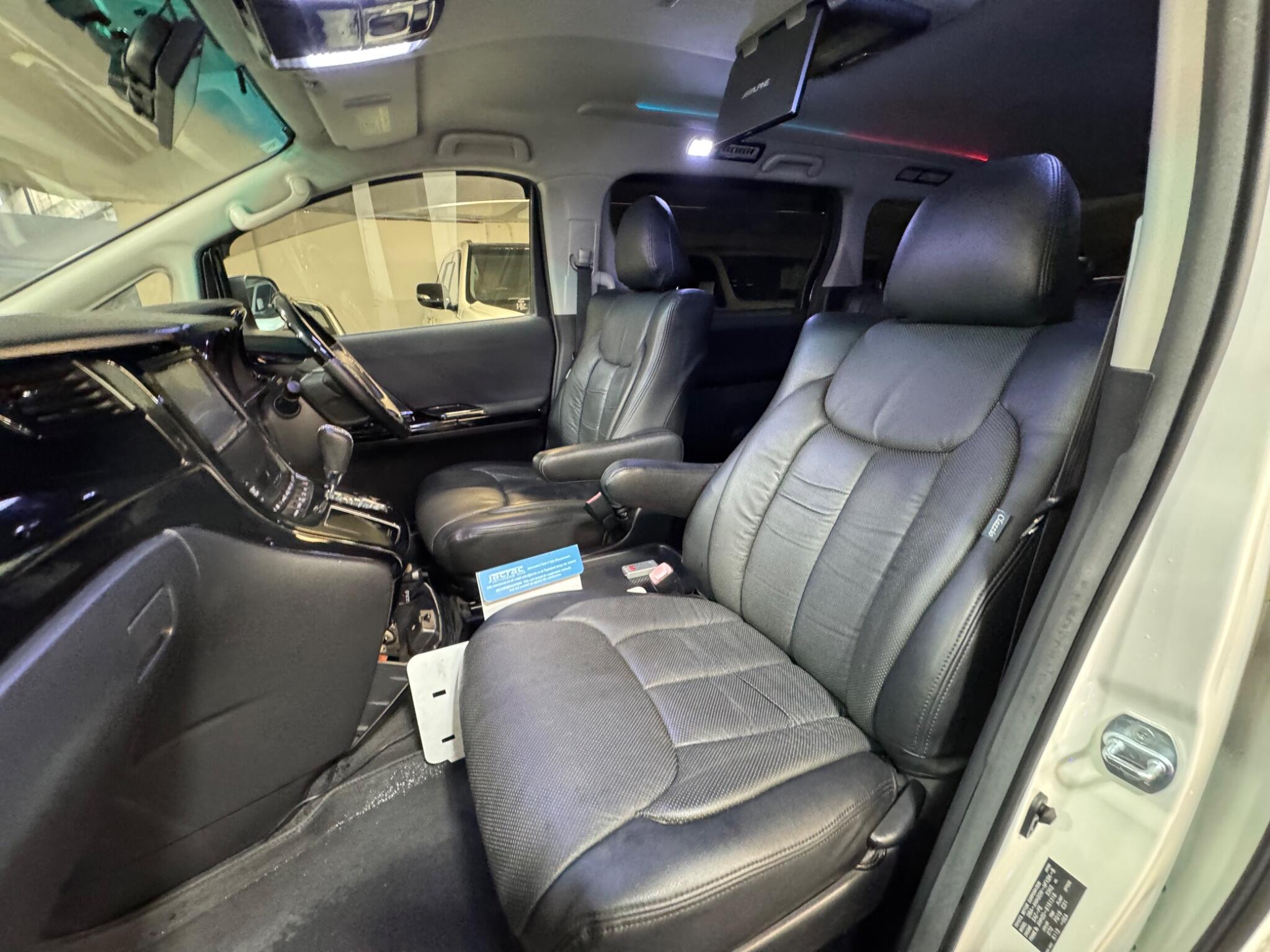 Toyota Vellfire - Image 10