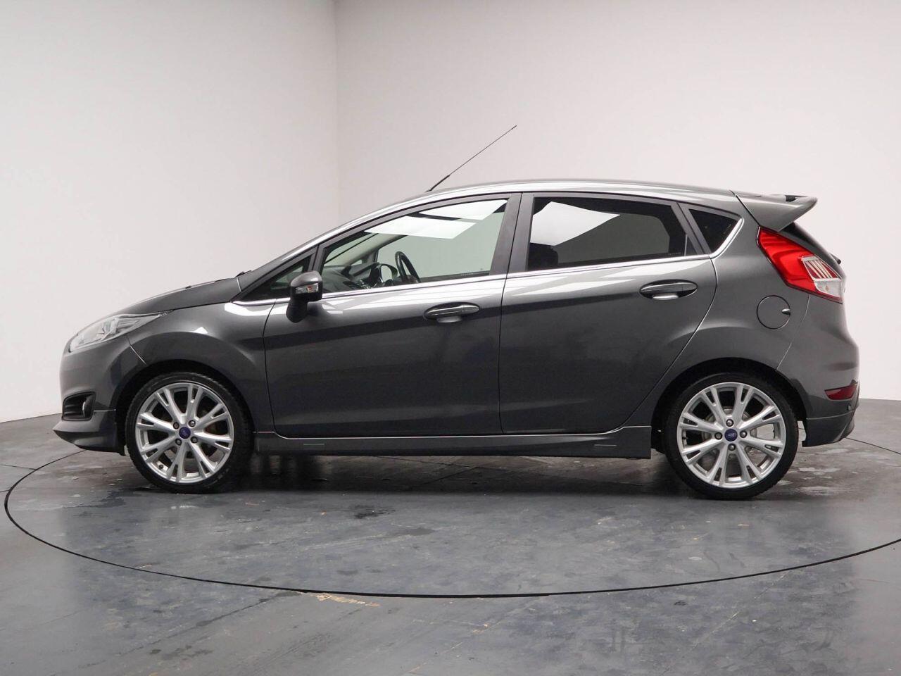 Ford Fiesta - Image 9