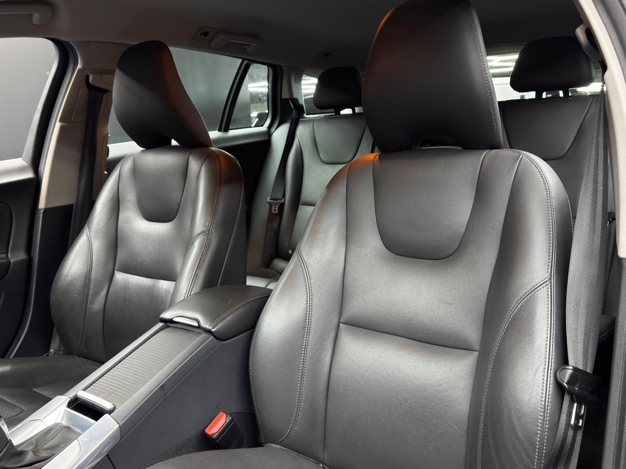 Volvo V60 - Image 14