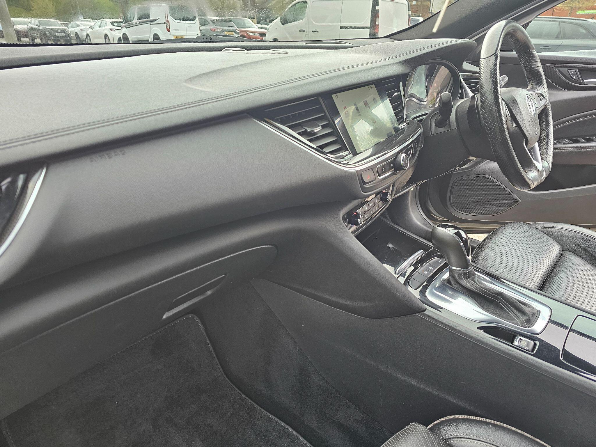 Vauxhall Insignia - Image 21