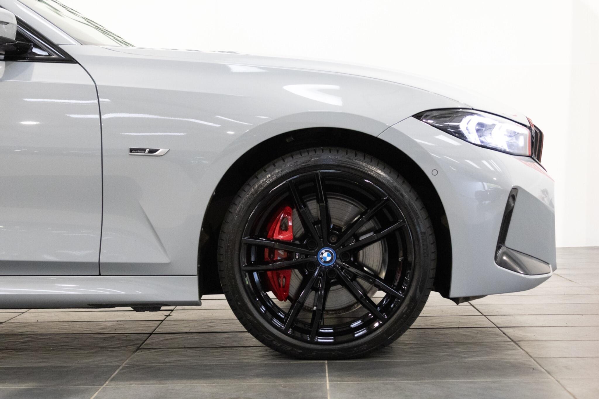 BMW 3 Series - Image 11